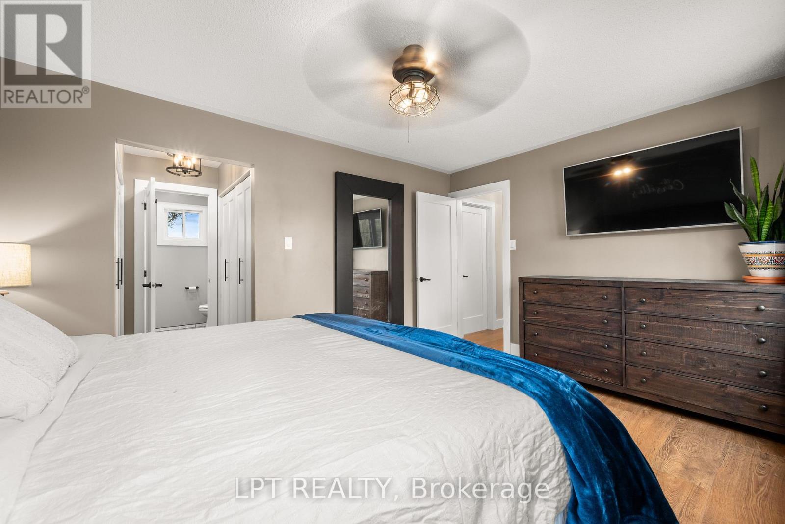 2730 Dempster Avenue Property Photo 19