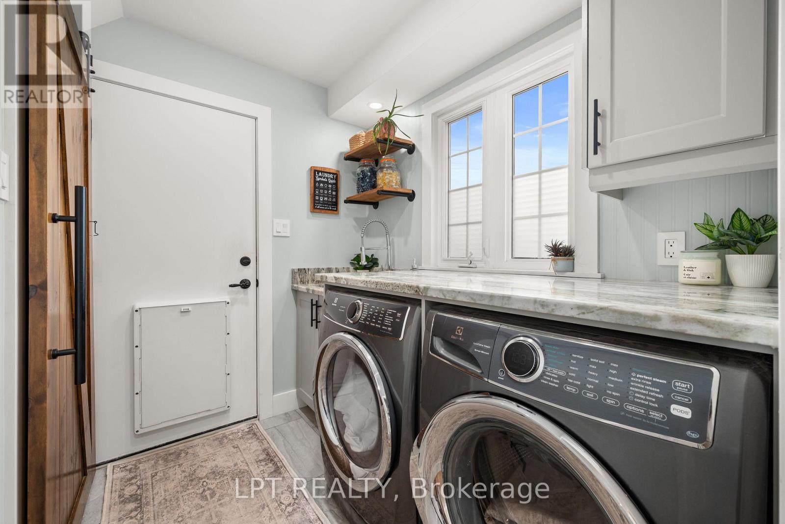 2730 Dempster Avenue Property Photo 27