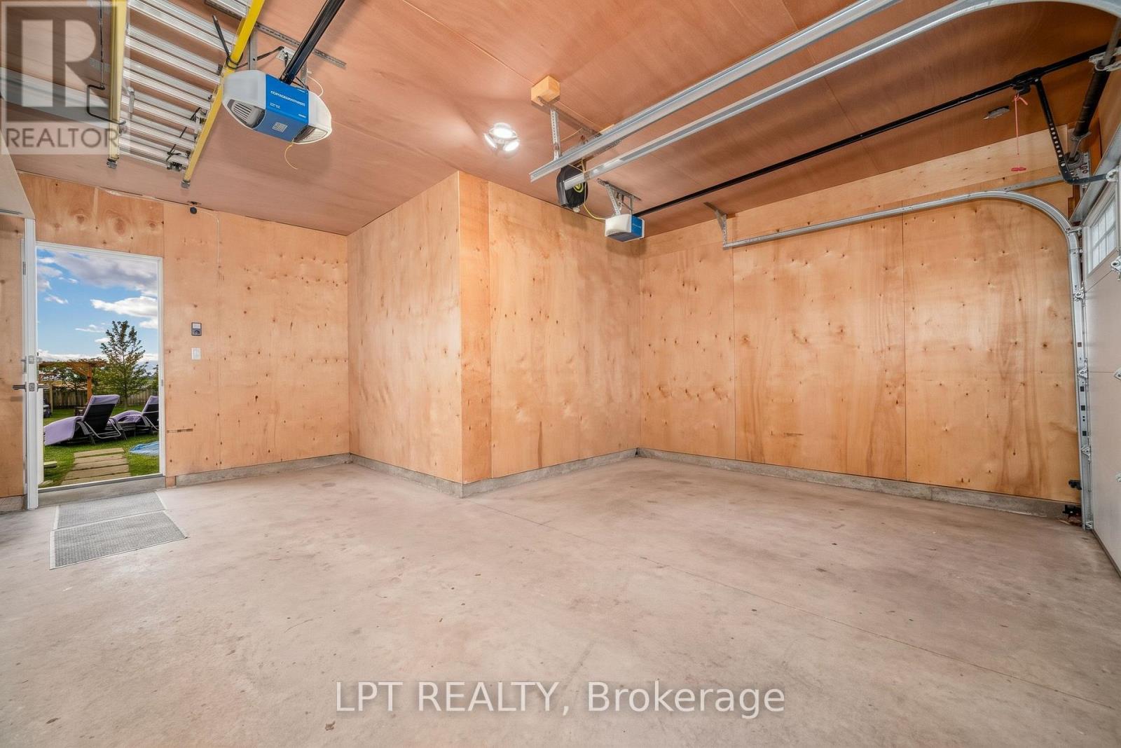 2730 Dempster Avenue Property Photo 33