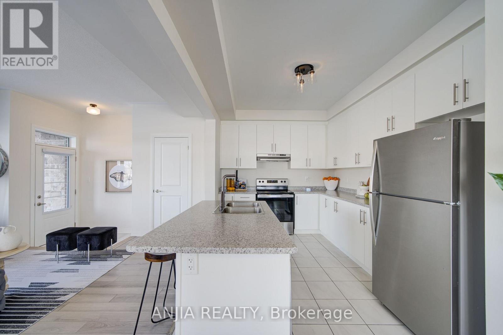 111 Carneros Way Property Photo 10