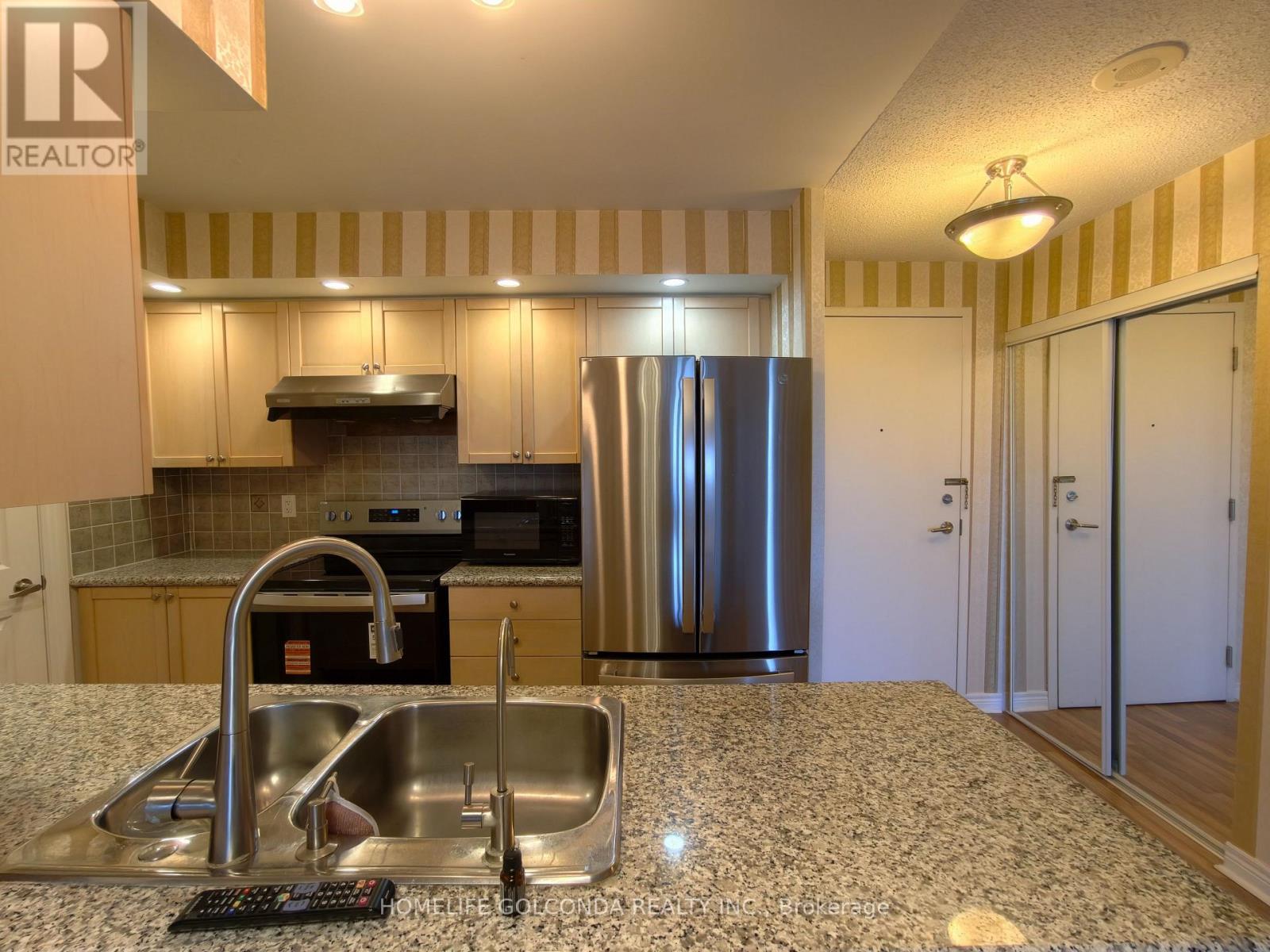 720 - 33 Cox Boulevard Property Photo 2
