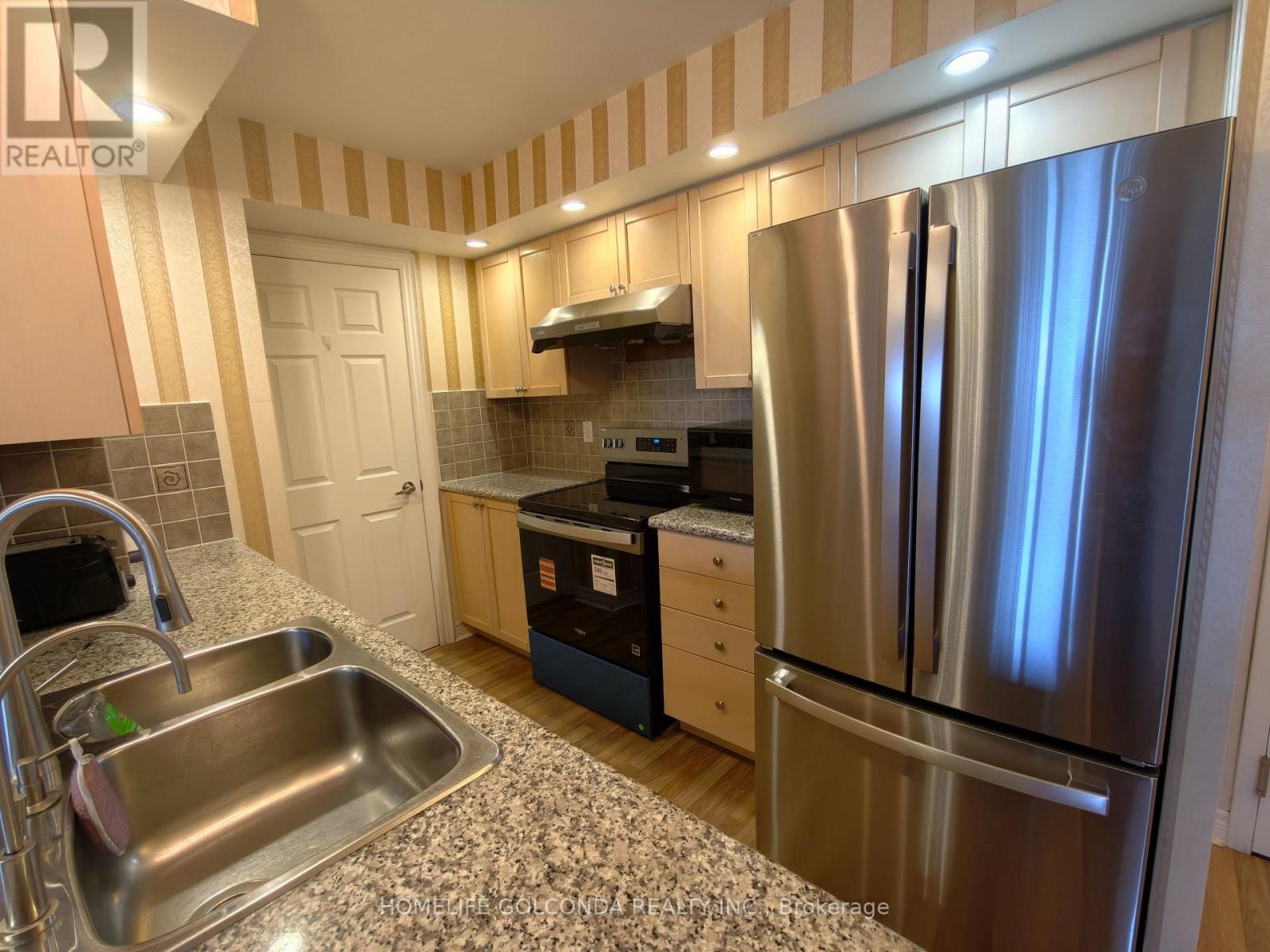 720 - 33 Cox Boulevard Property Photo 3