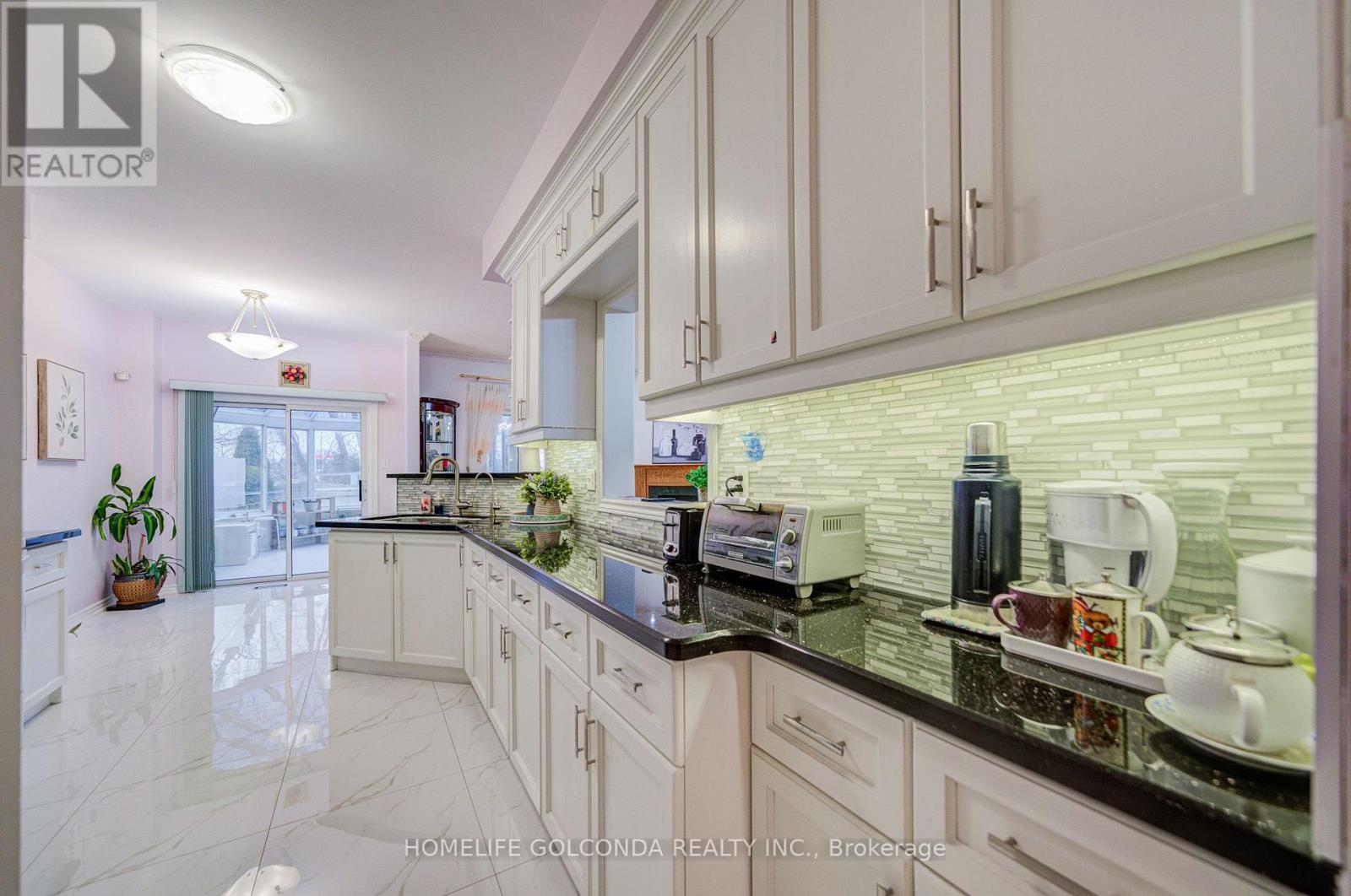 25 Eastpine Drive Property Photo 12