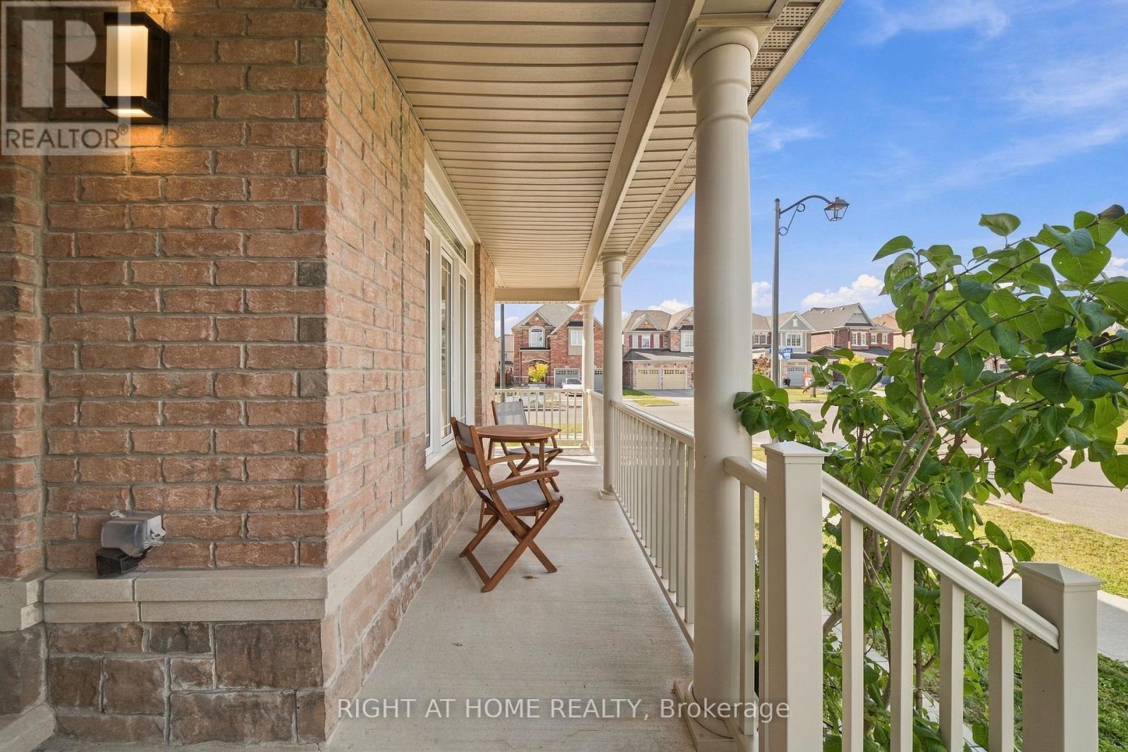 218 Blue Dasher Boulevard Property Photo 4
