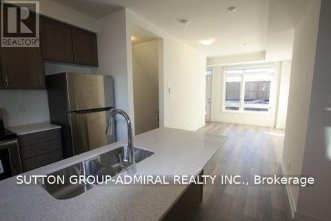22 - 370 Red Maple Road Property Photo 7