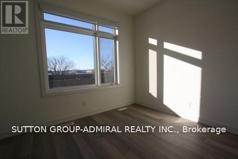22 - 370 Red Maple Road Property Photo 11