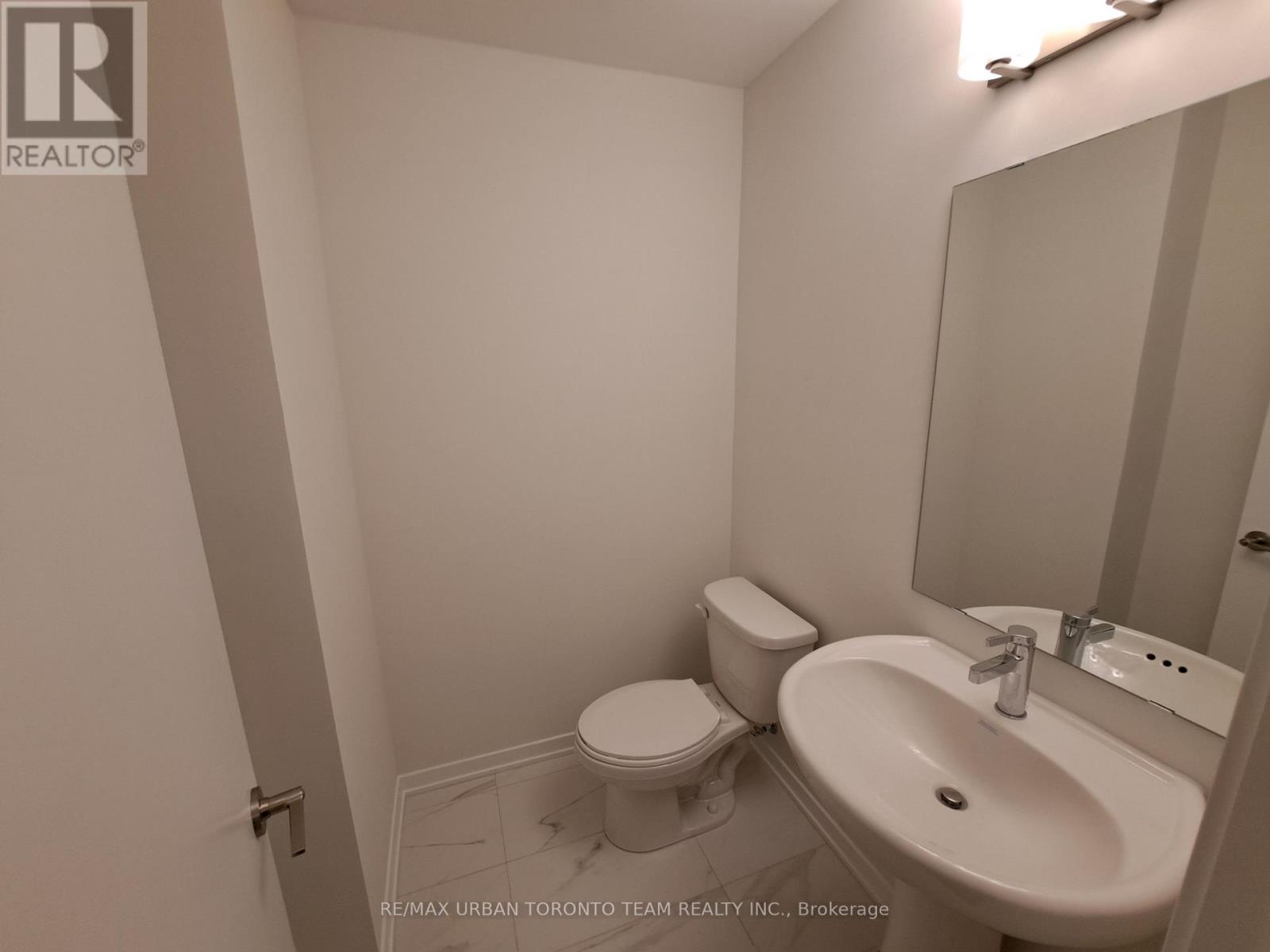 45 - 21 Honeycrisp Crescent Property Photo 7