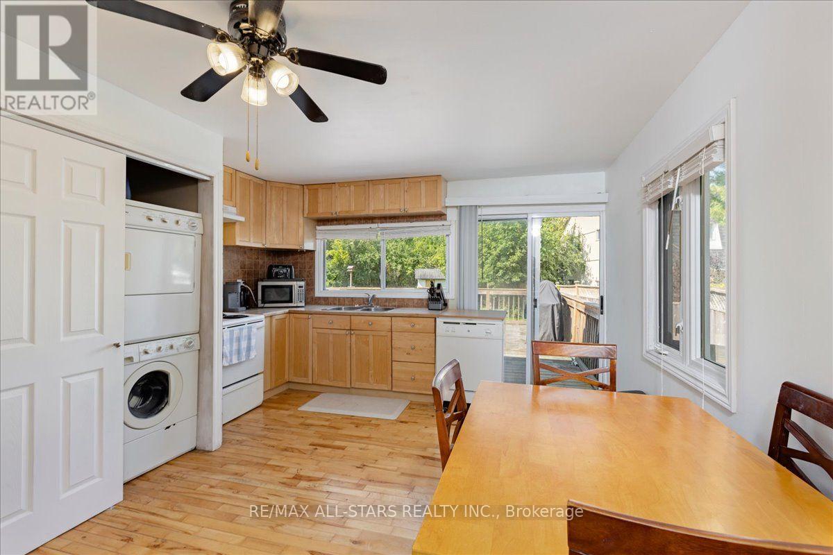 27182 Woodbine Avenue Property Photo 9