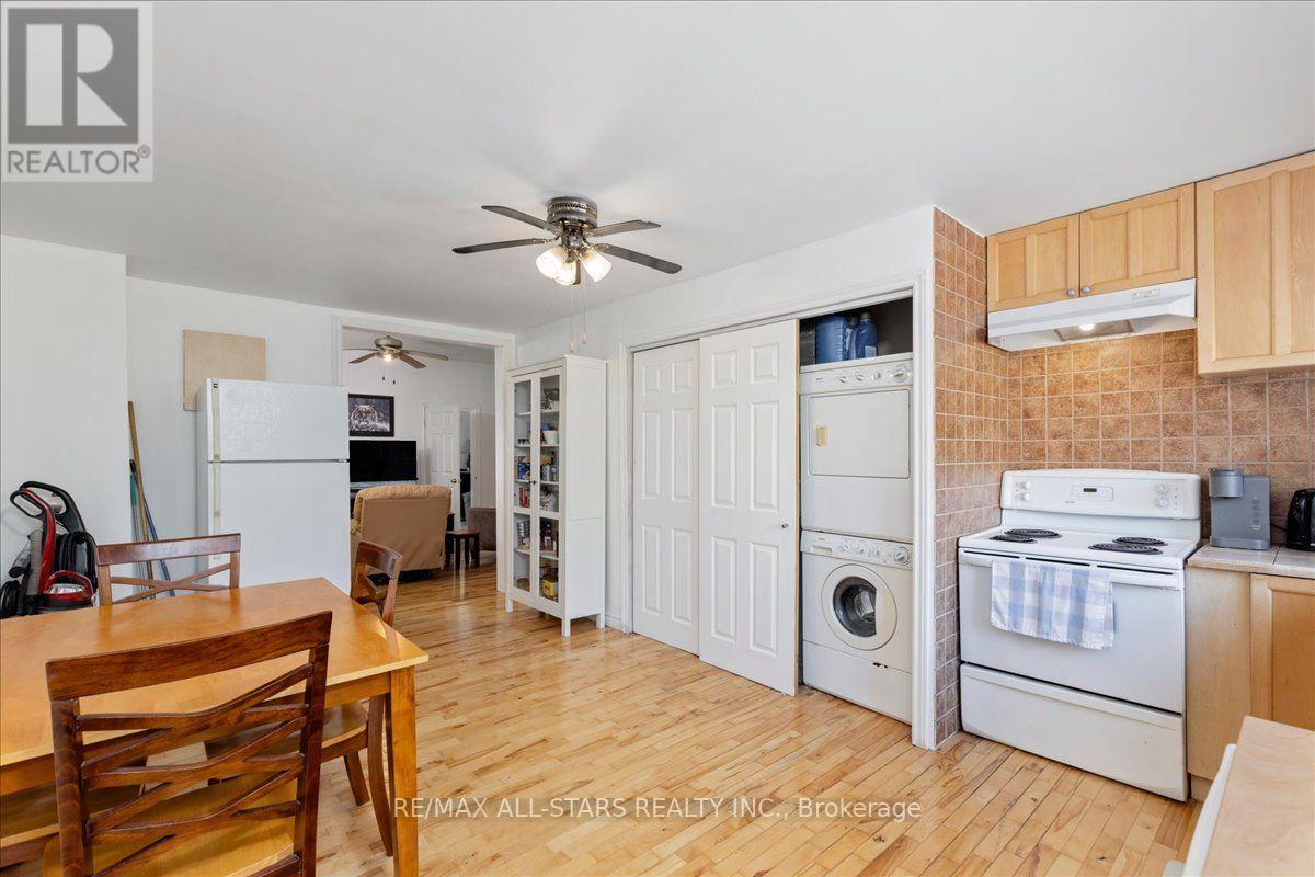 27182 Woodbine Avenue Property Photo 10