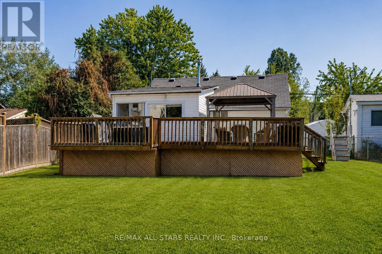 27182 Woodbine Avenue Property Photo 19