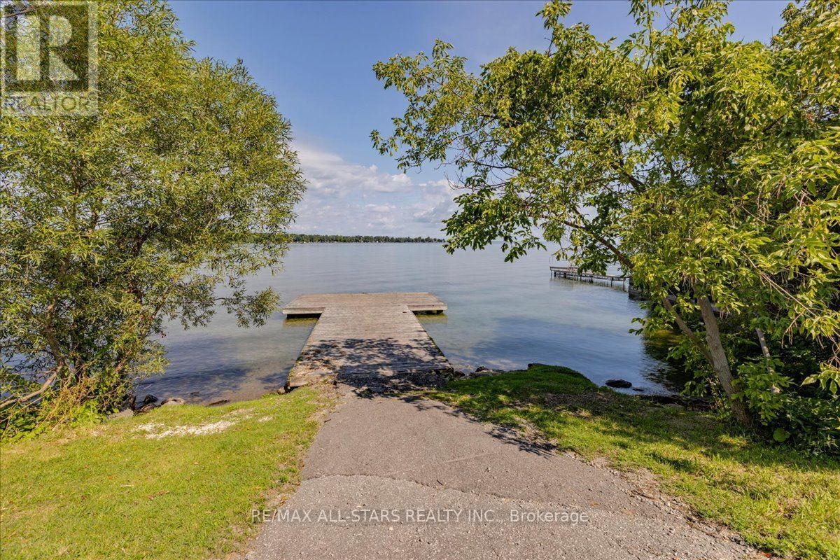 27182 Woodbine Avenue Property Photo 23