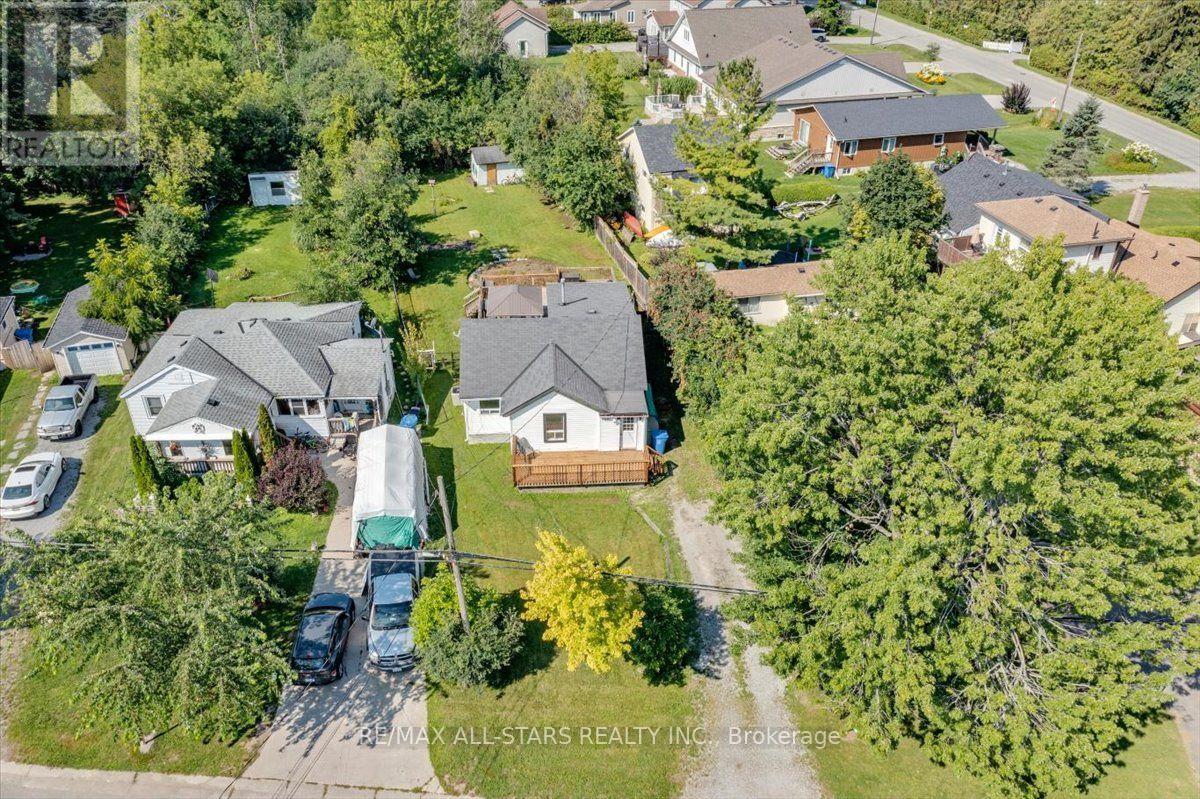 27182 Woodbine Avenue Property Photo 35