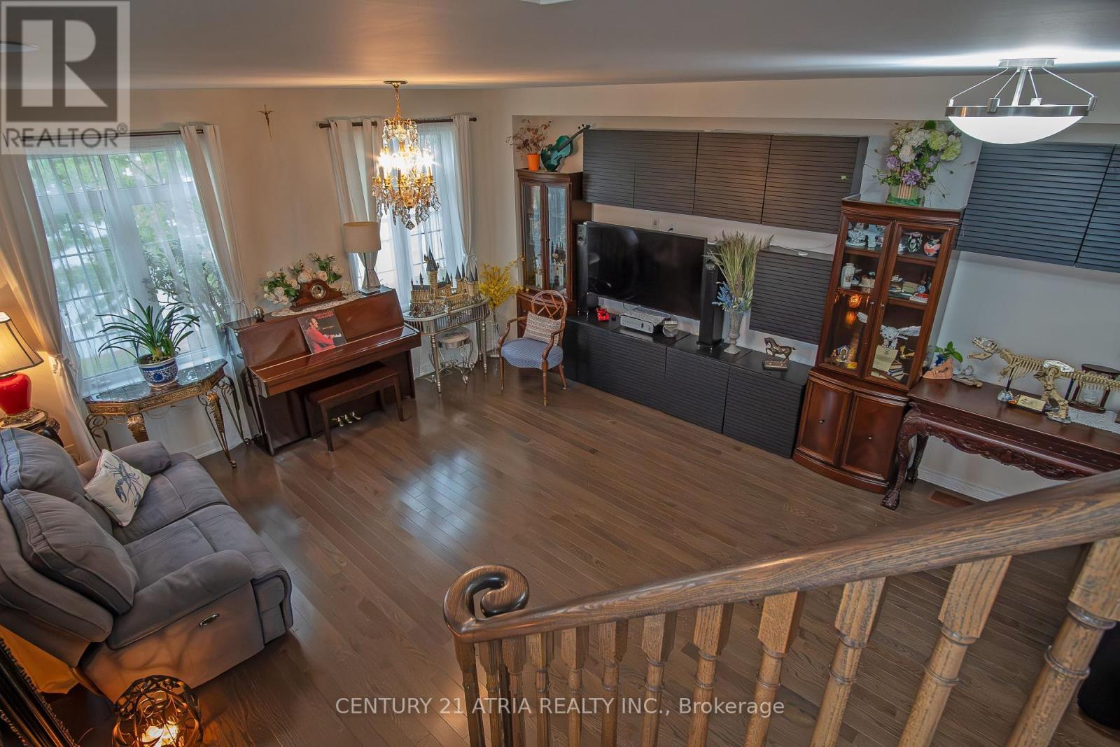 10951 Woodbine Avenue Property Photo 9