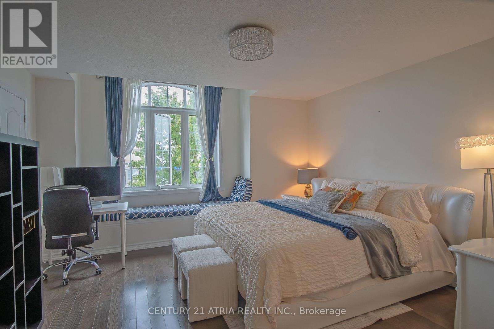10951 Woodbine Avenue Property Photo 10