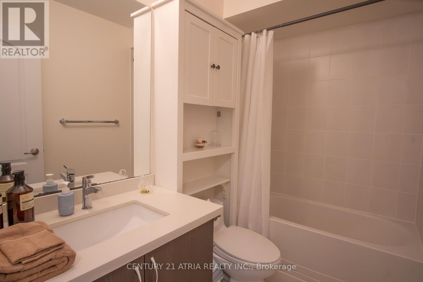 10951 Woodbine Avenue Property Photo 12
