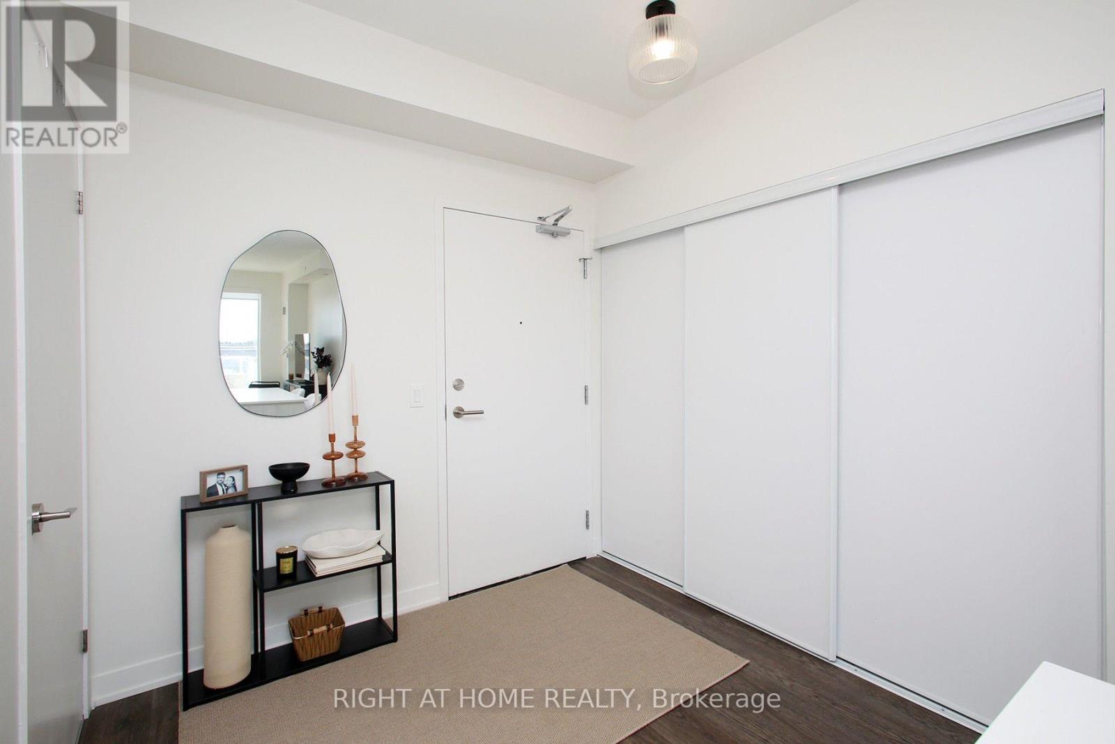 513 - 6 David Eyer Road Property Photo 5