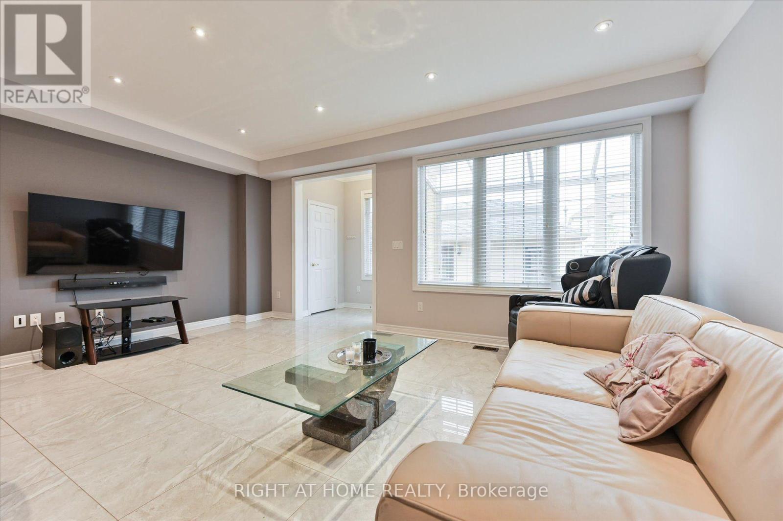 10490 Victoria Square Boulevard Property Photo 8