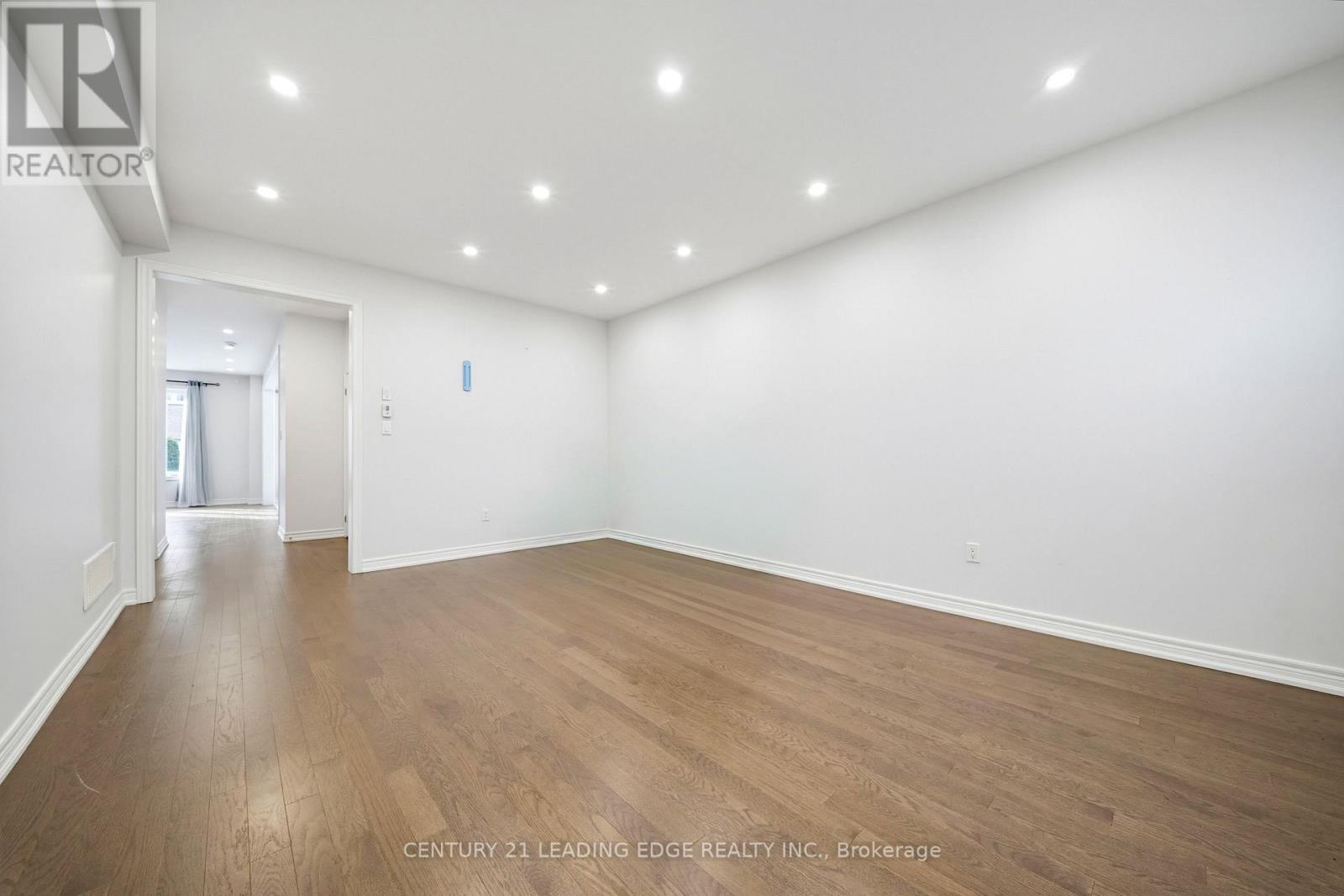 75 Decast Crescent Property Photo 5