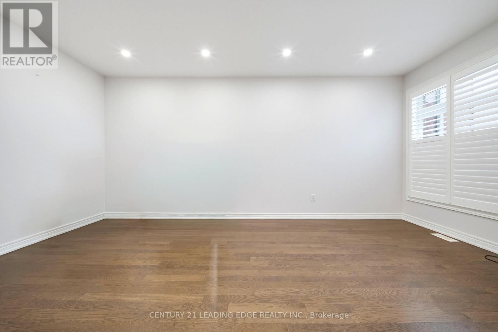 75 Decast Crescent Property Photo 7