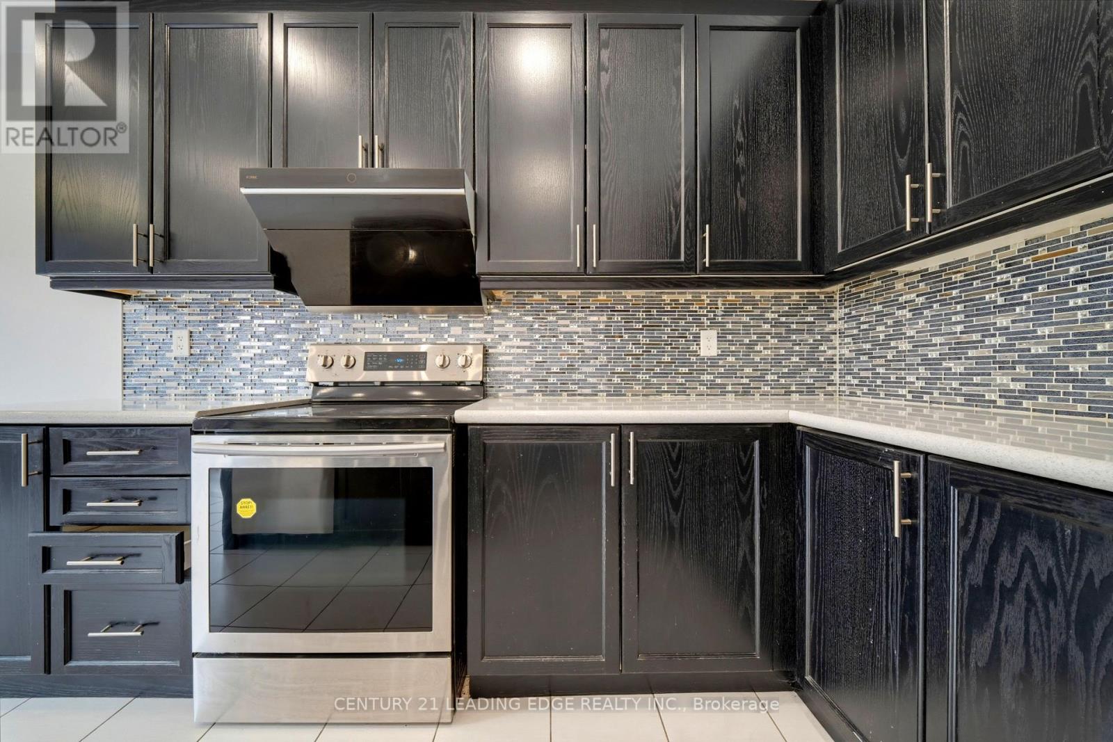 75 Decast Crescent Property Photo 11