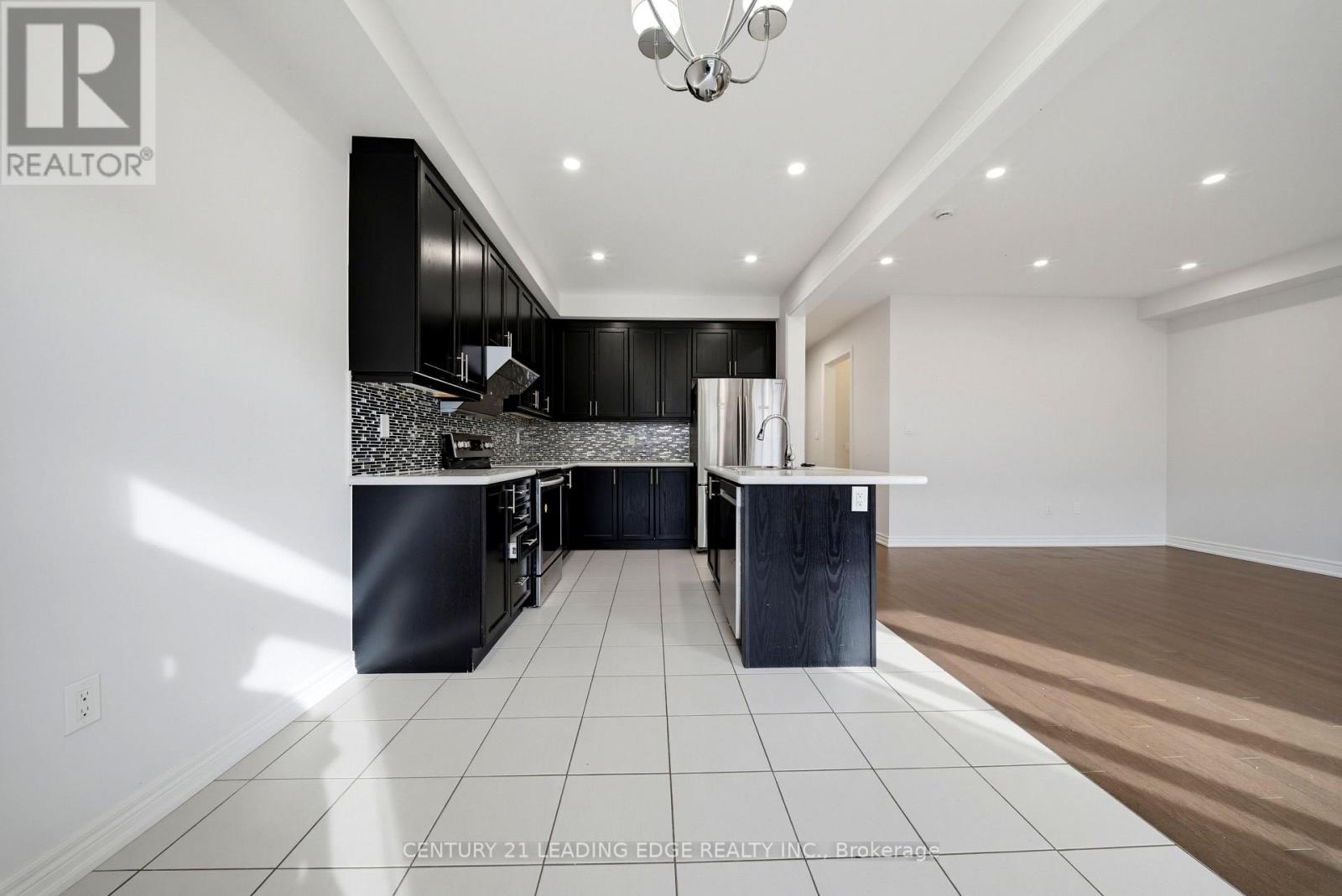 75 Decast Crescent Property Photo 13