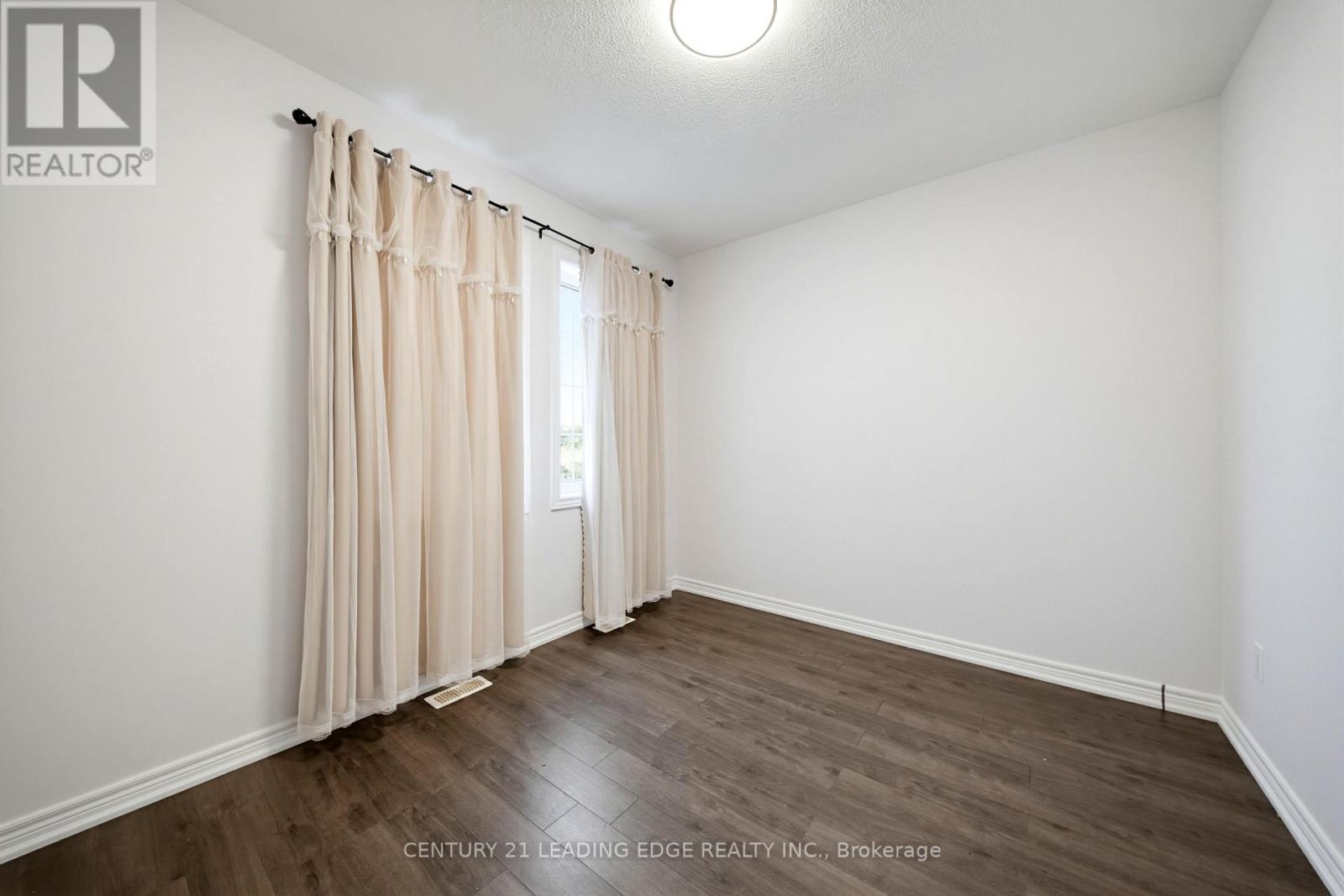 75 Decast Crescent Property Photo 32