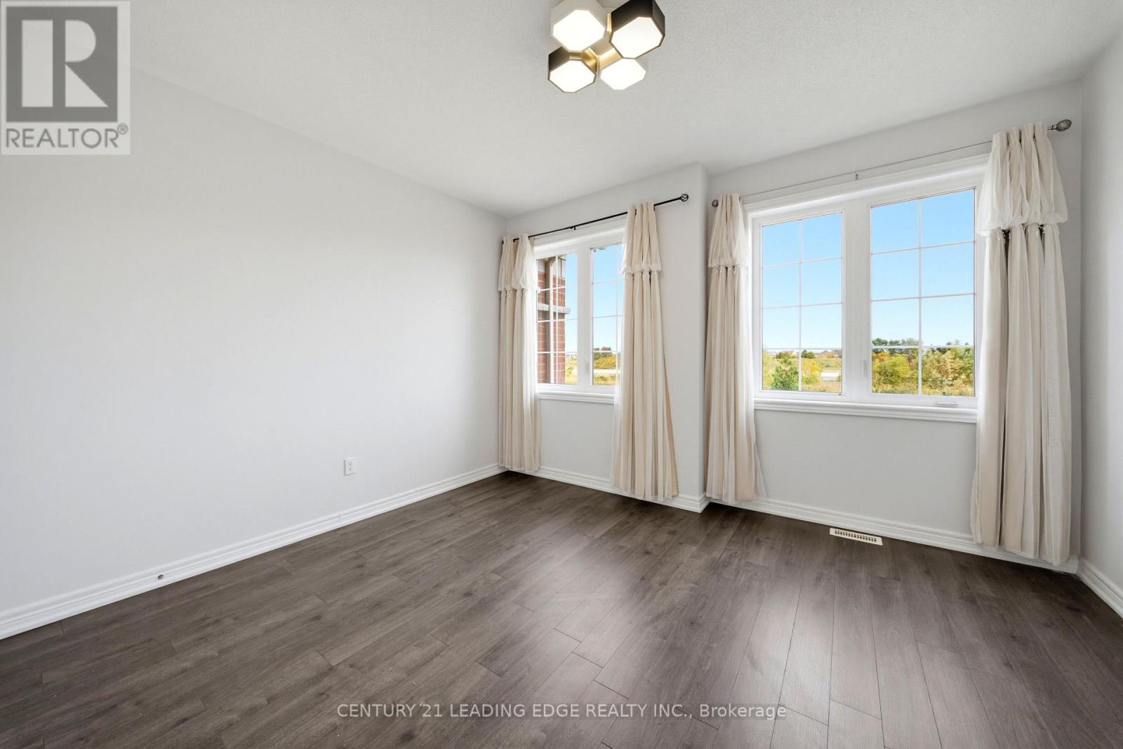 75 Decast Crescent Property Photo 37