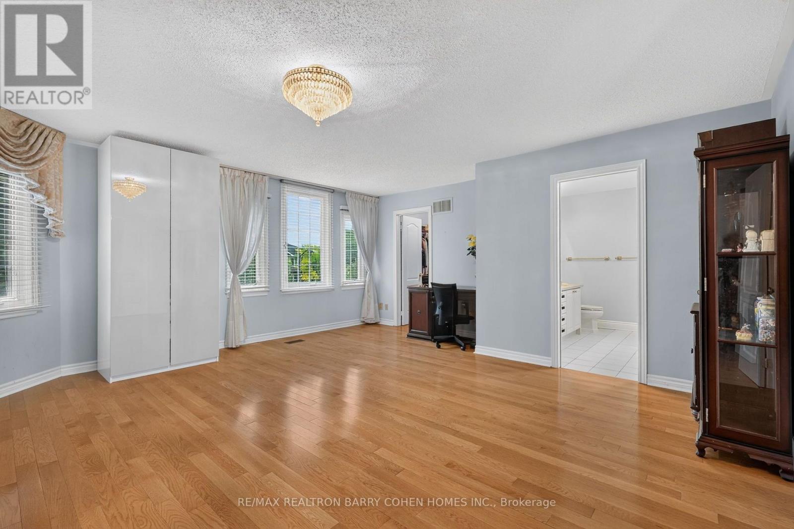 50 Oakhurst Drive Property Photo 11