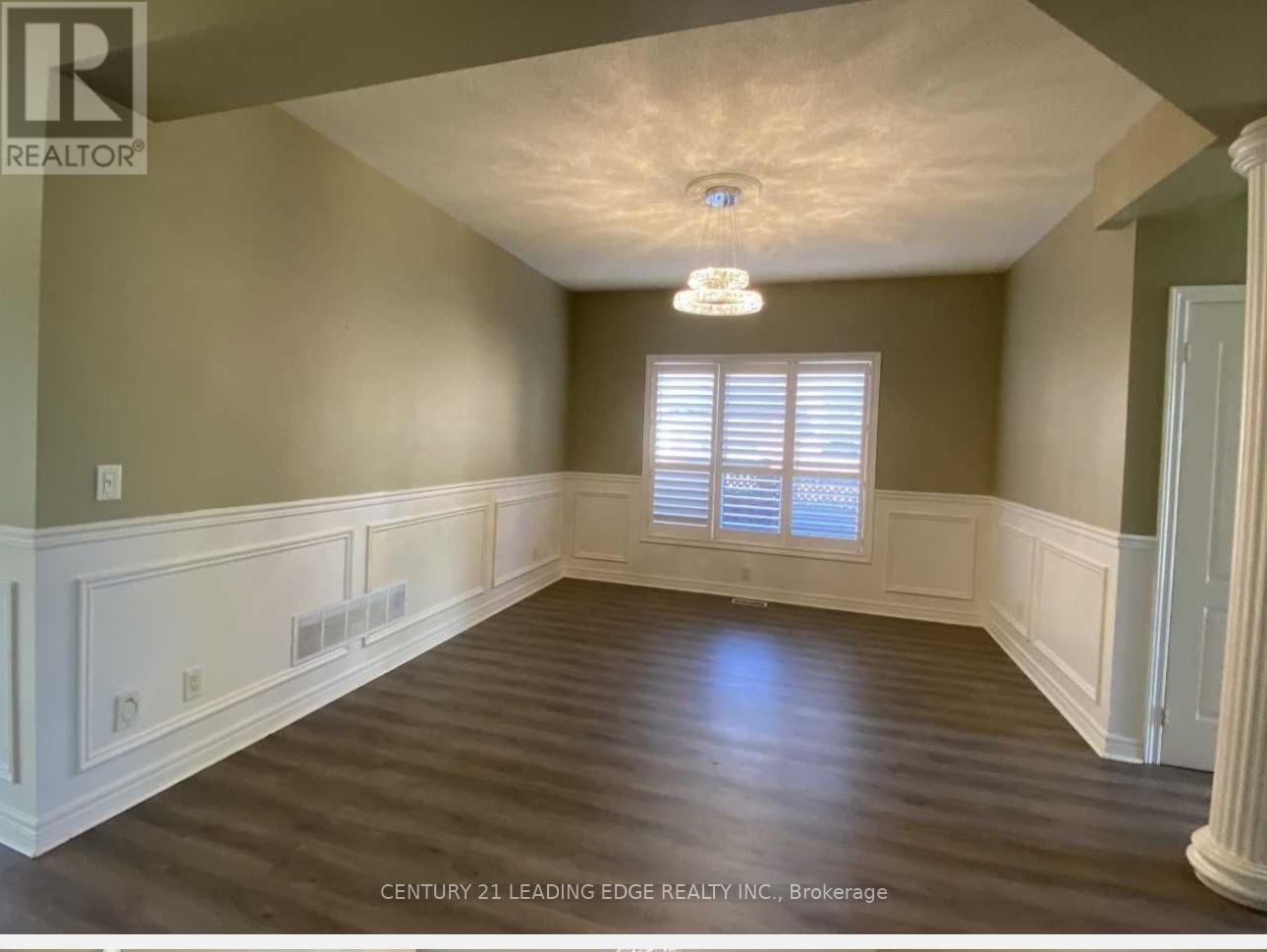 552 Melville Avenue Property Photo 6