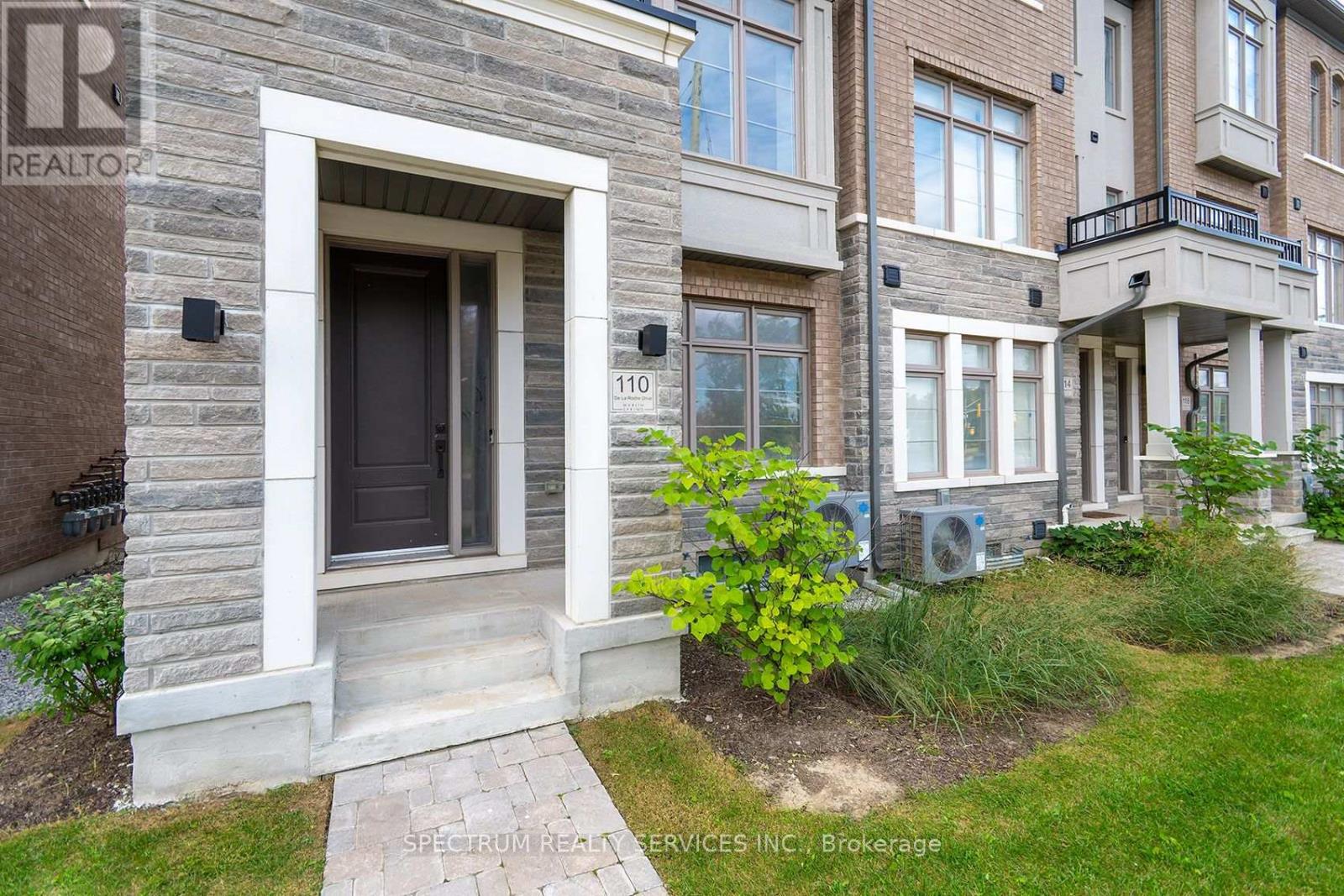 110 De La Roche Drive Property Photo 3