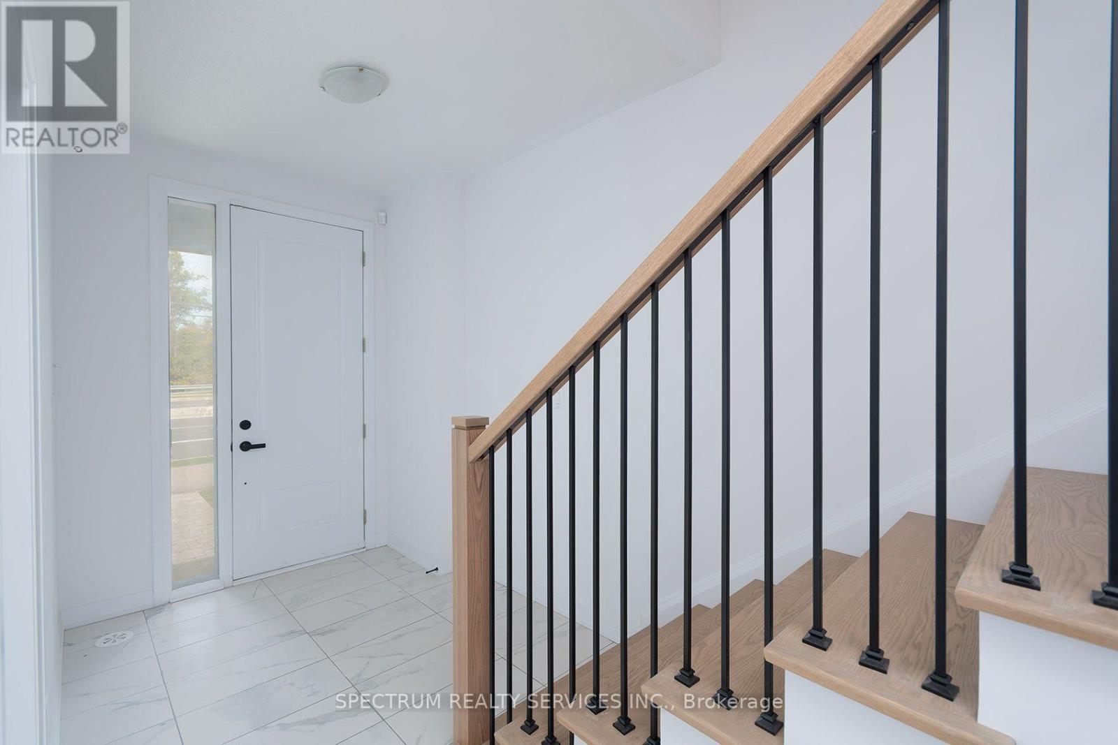 110 De La Roche Drive Property Photo 4