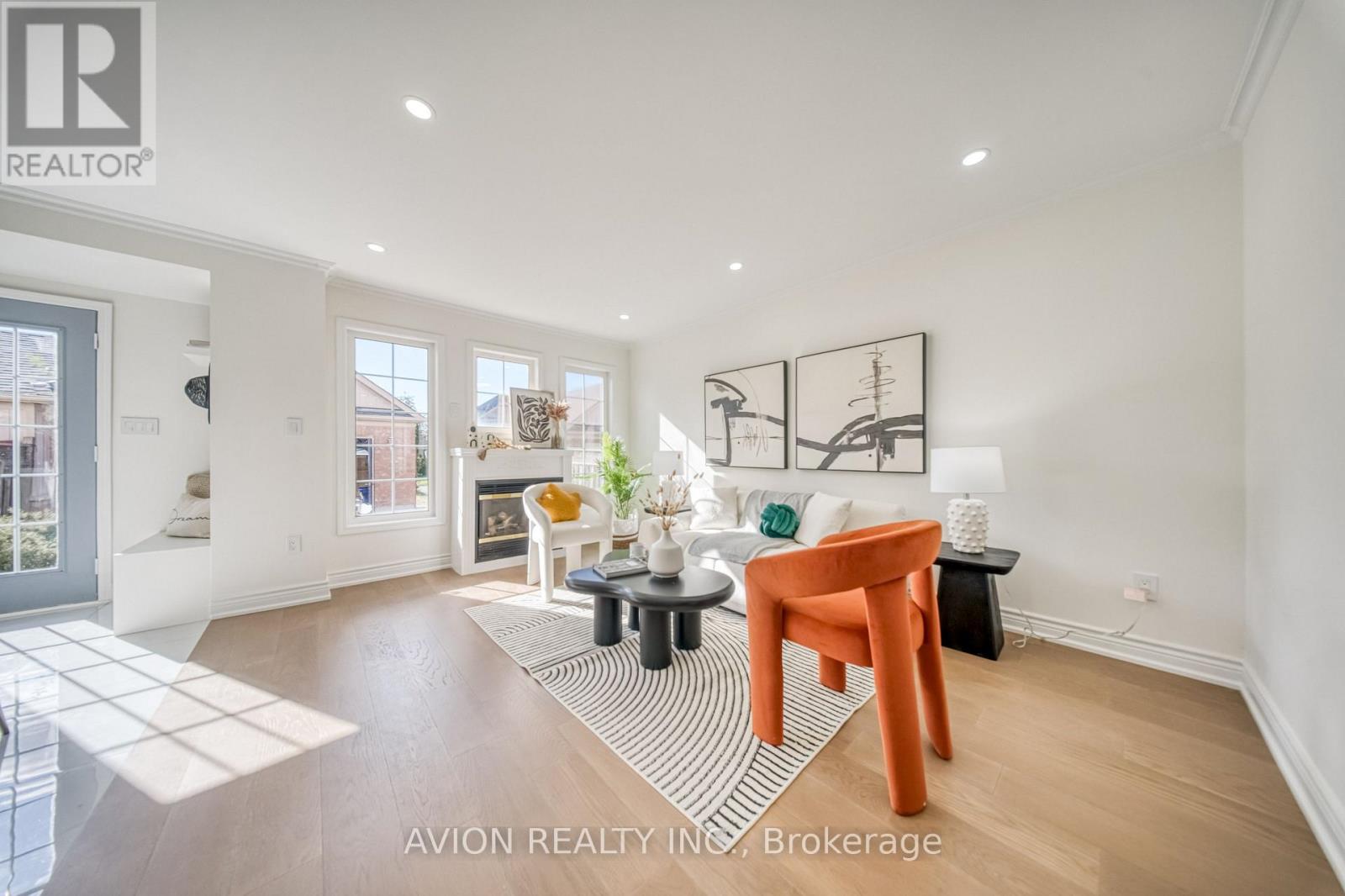 741 Bur Oak Avenue Property Photo 12