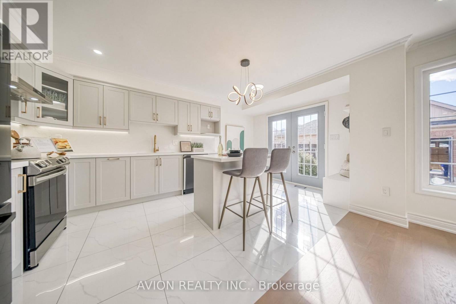 741 Bur Oak Avenue Property Photo 16