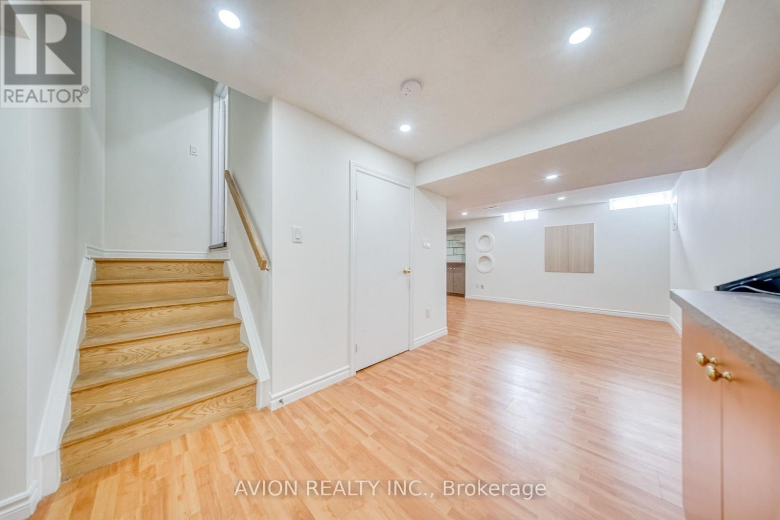 741 Bur Oak Avenue Property Photo 35
