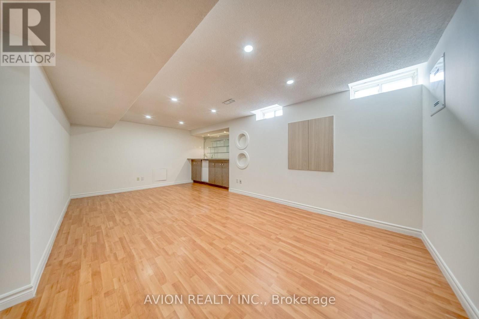 741 Bur Oak Avenue Property Photo 36