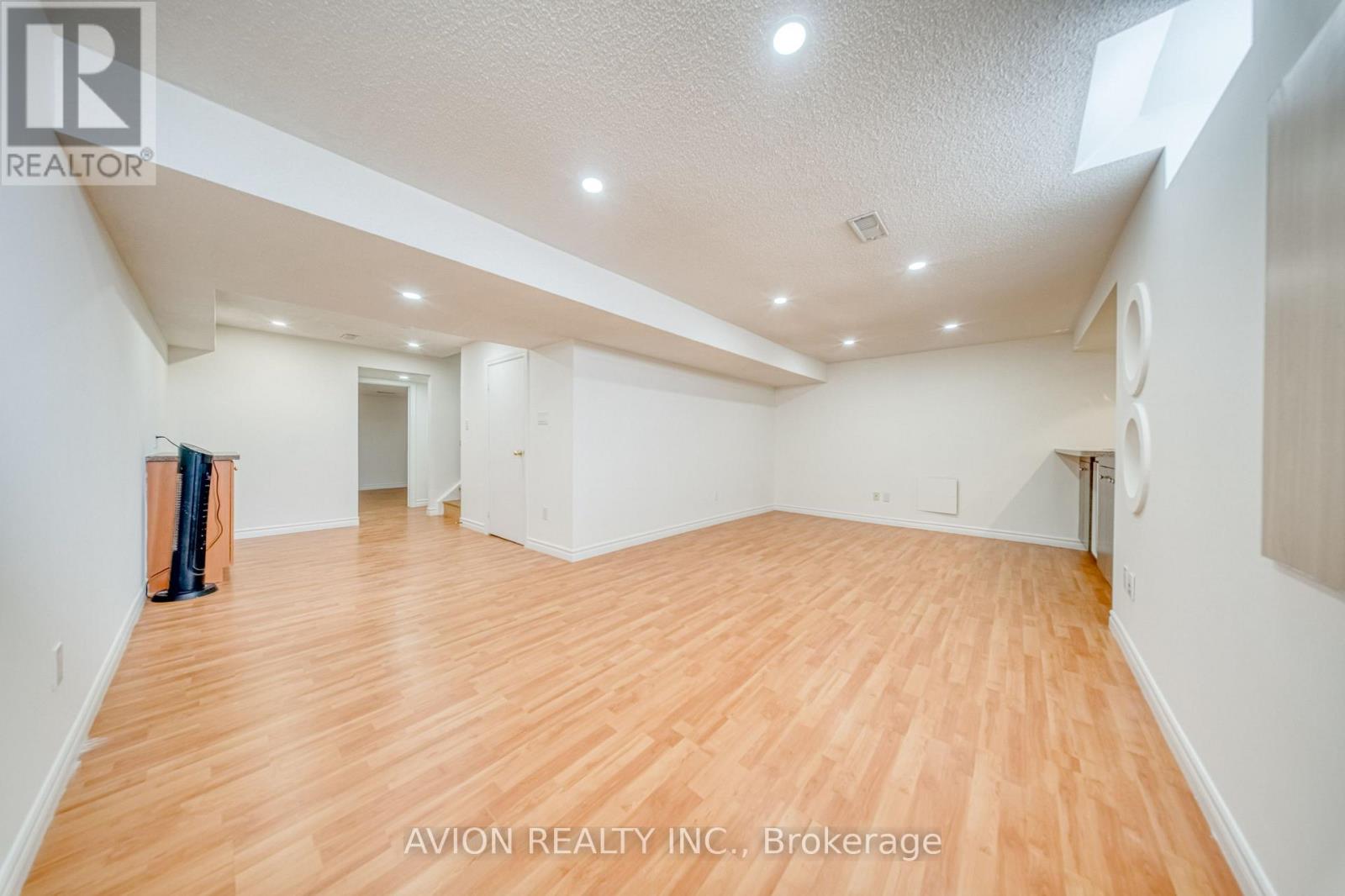 741 Bur Oak Avenue Property Photo 37