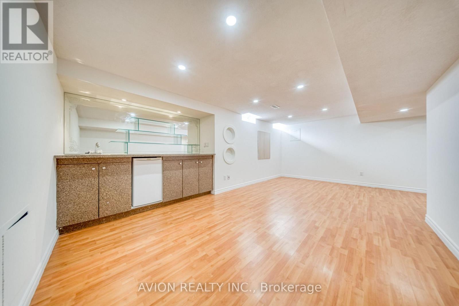 741 Bur Oak Avenue Property Photo 38