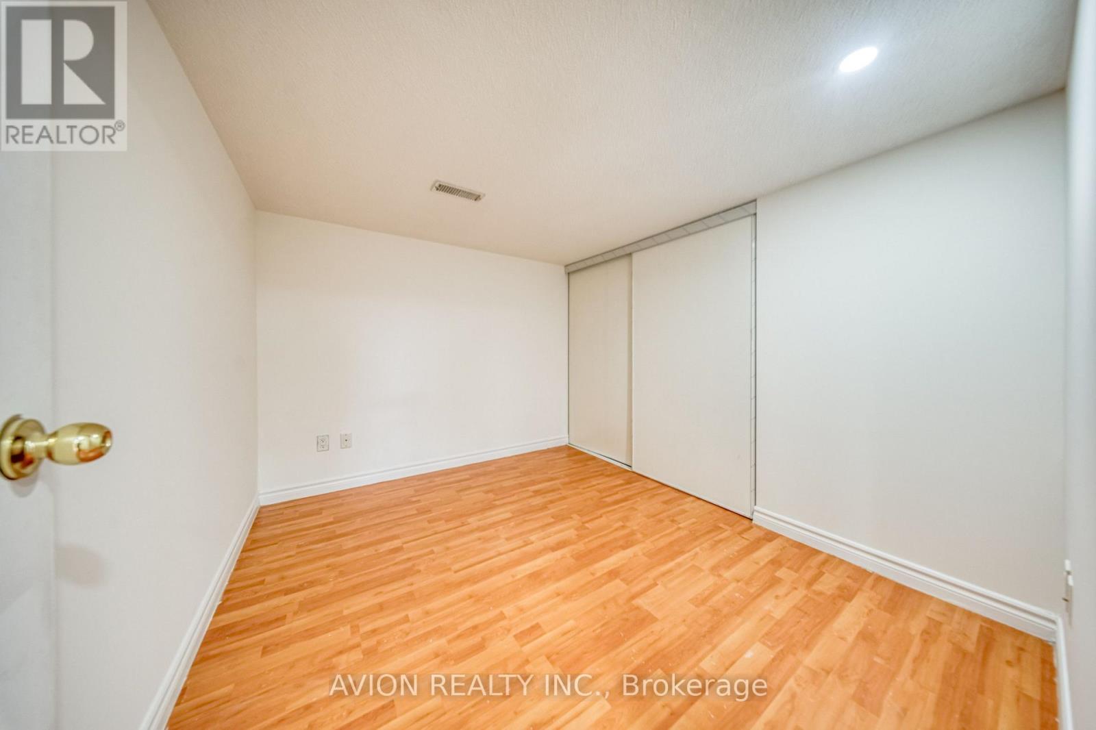 741 Bur Oak Avenue Property Photo 39