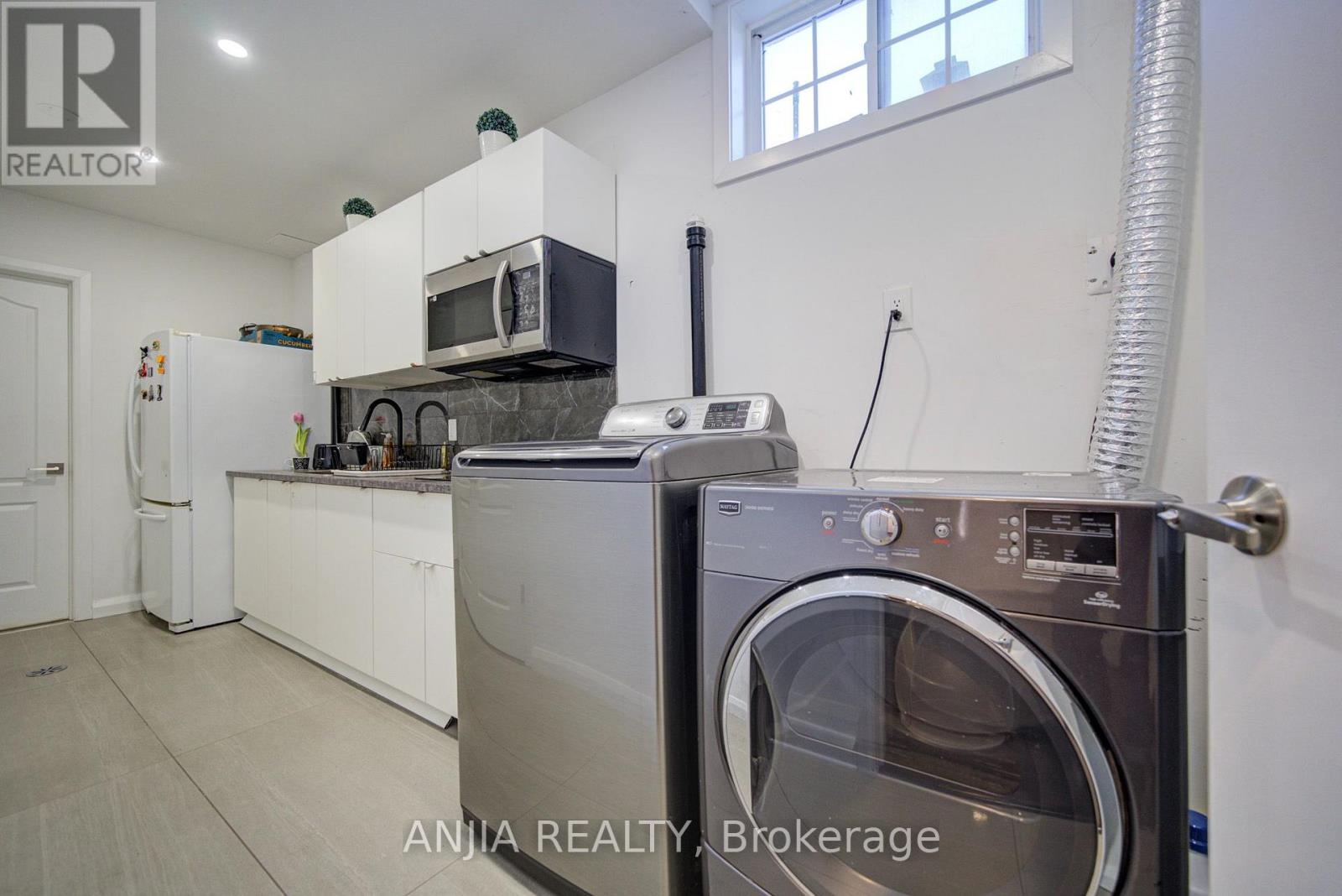 7 Hawtin Lane Property Photo 8