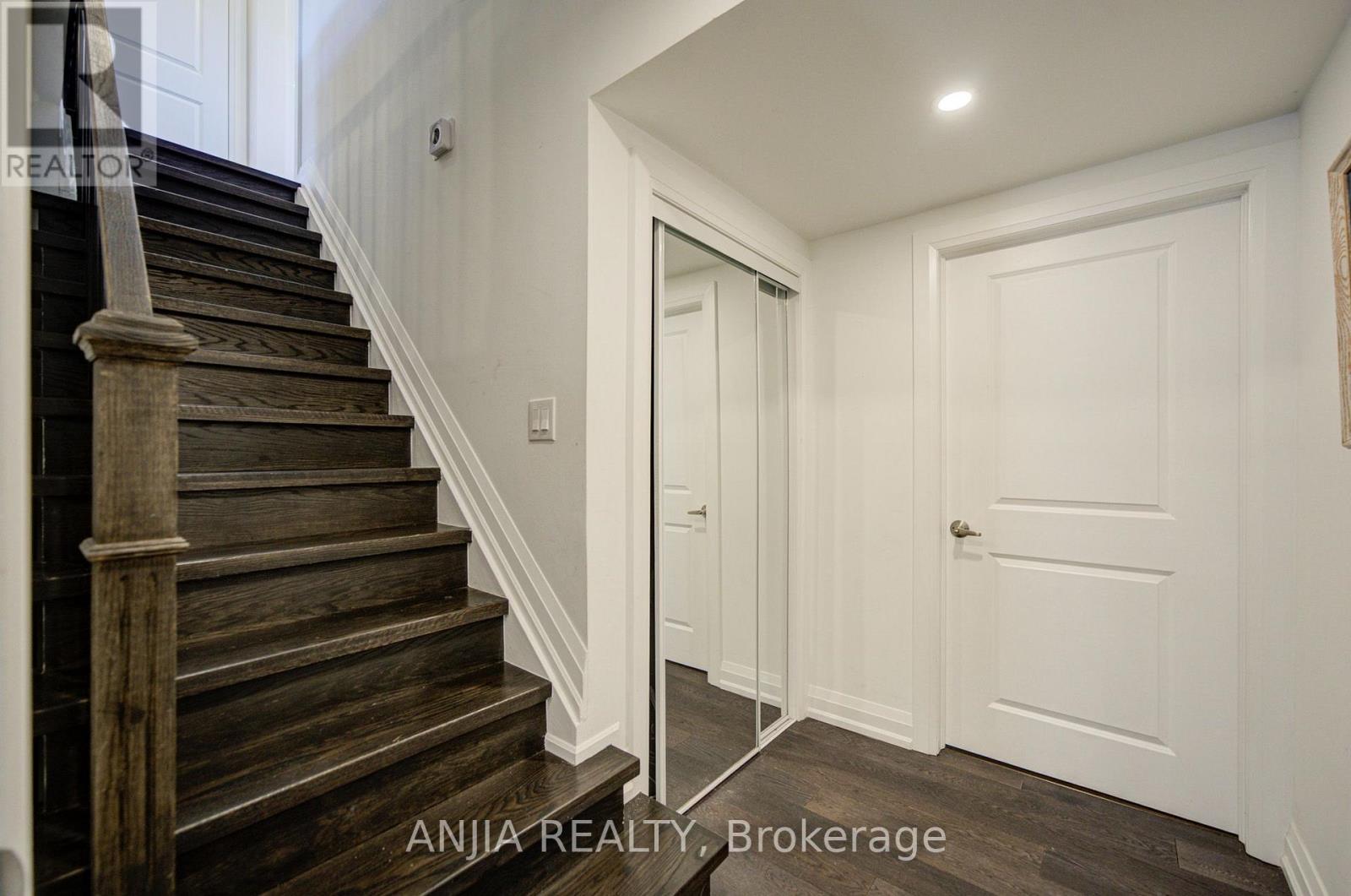 7 Hawtin Lane Property Photo 11