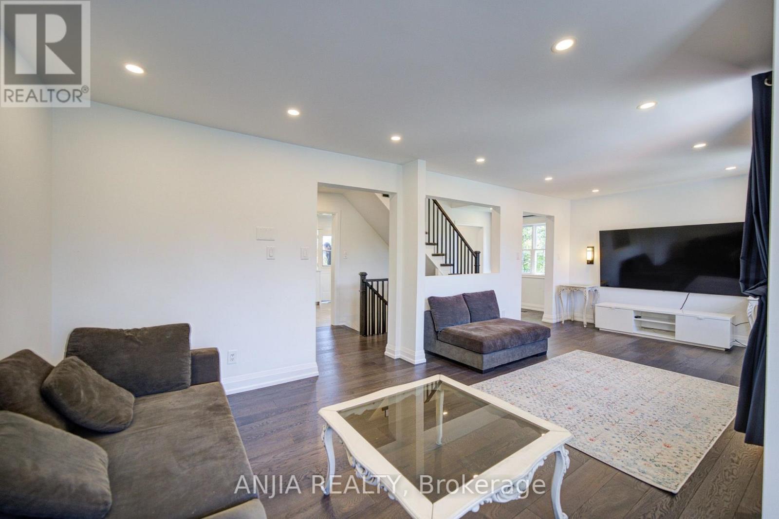 7 Hawtin Lane Property Photo 14