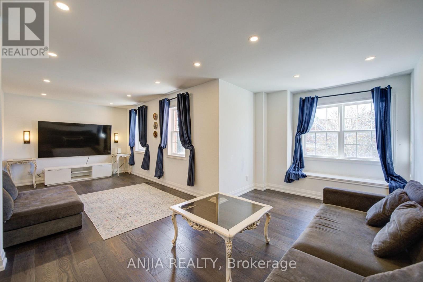 7 Hawtin Lane Property Photo 15