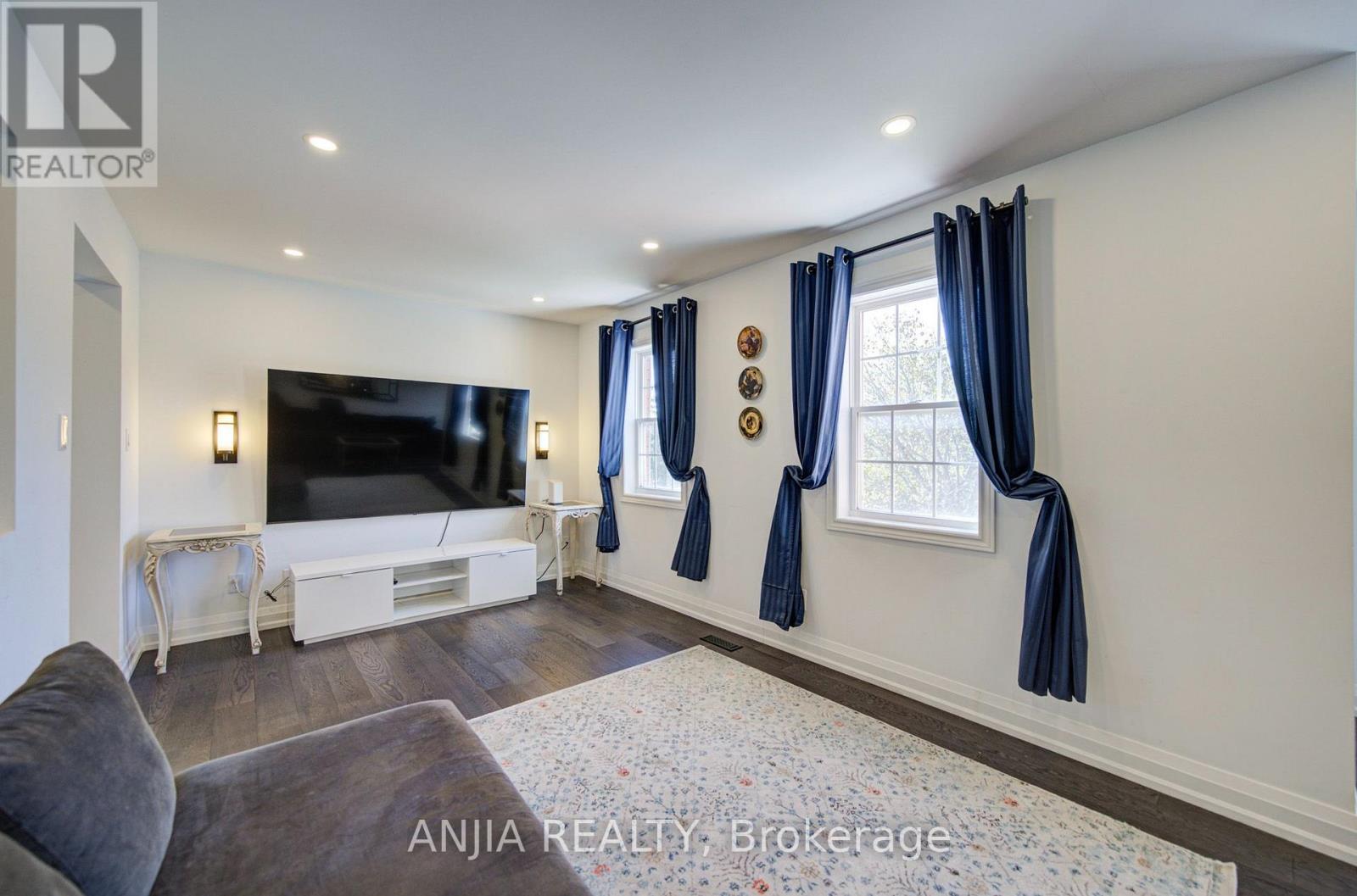 7 Hawtin Lane Property Photo 16