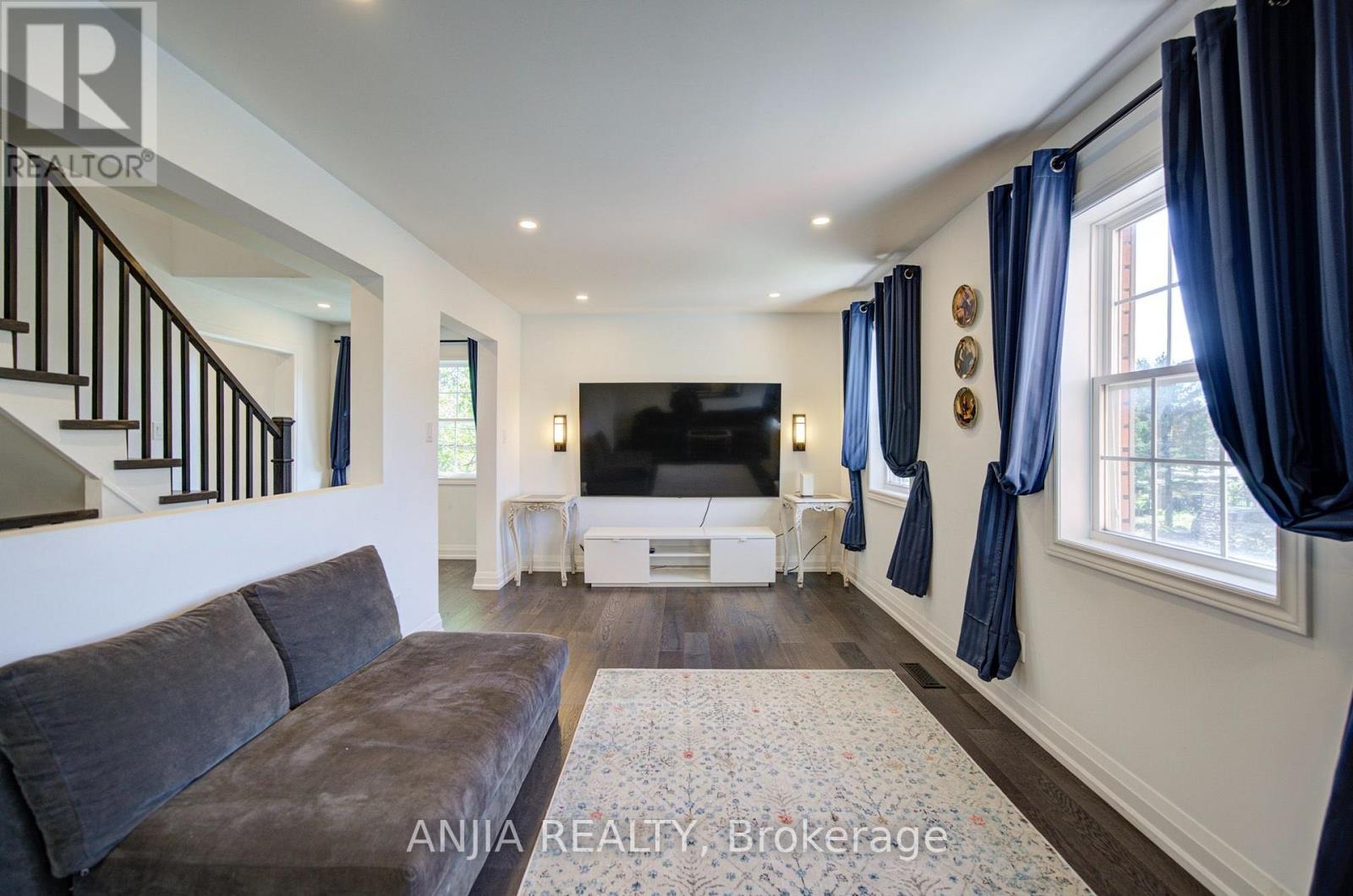 7 Hawtin Lane Property Photo 18