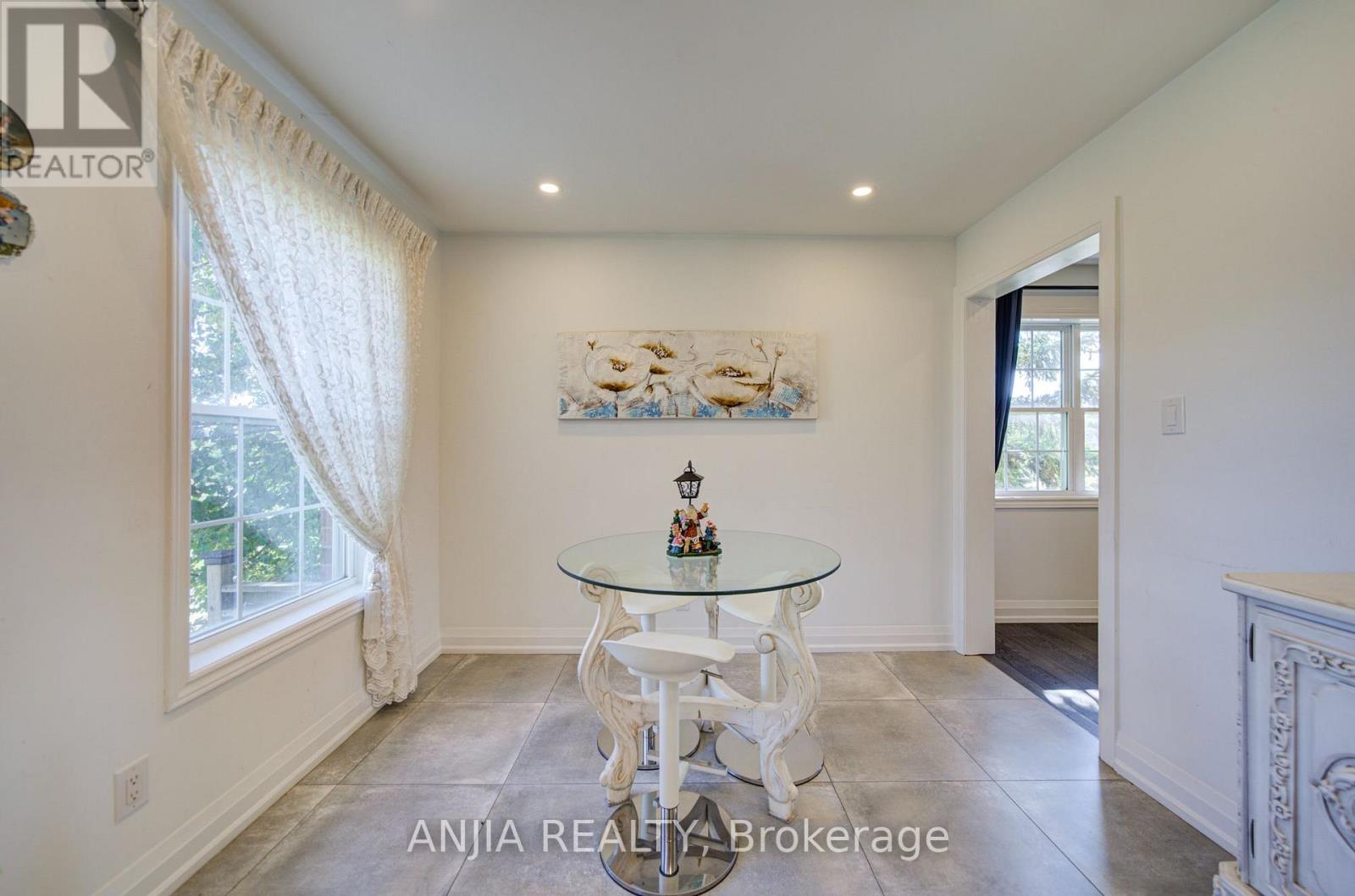 7 Hawtin Lane Property Photo 24