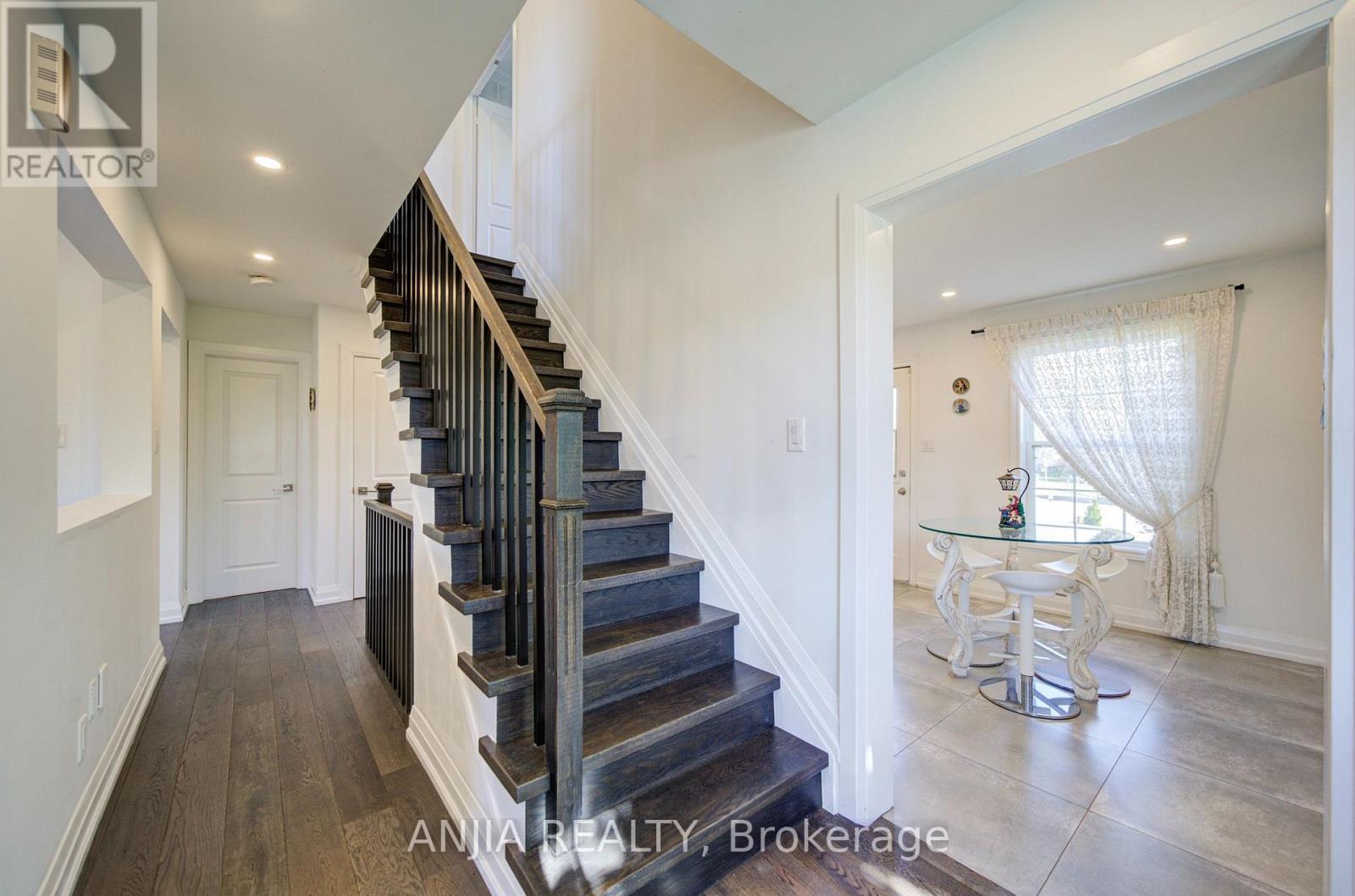 7 Hawtin Lane Property Photo 26