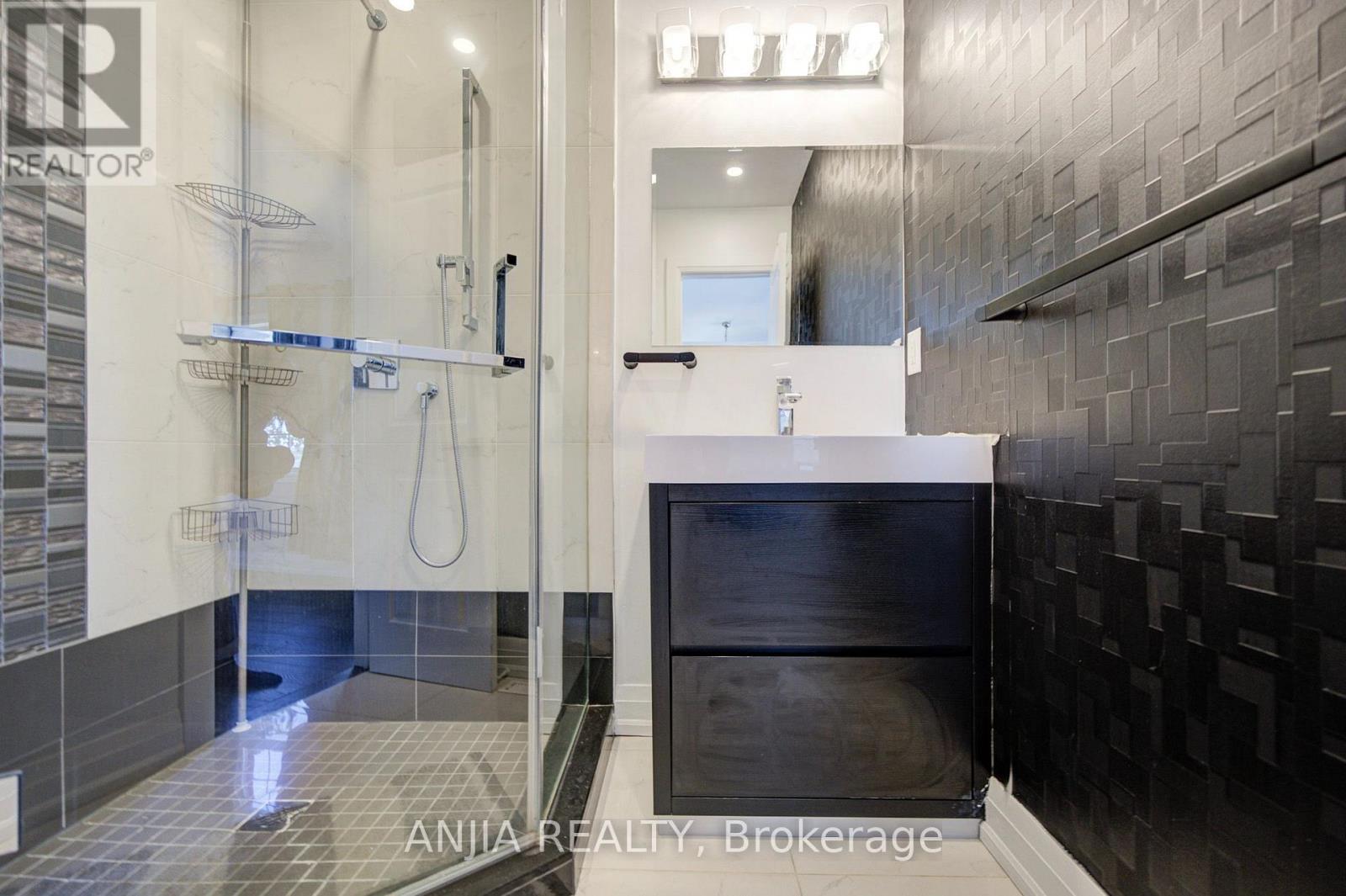 7 Hawtin Lane Property Photo 32
