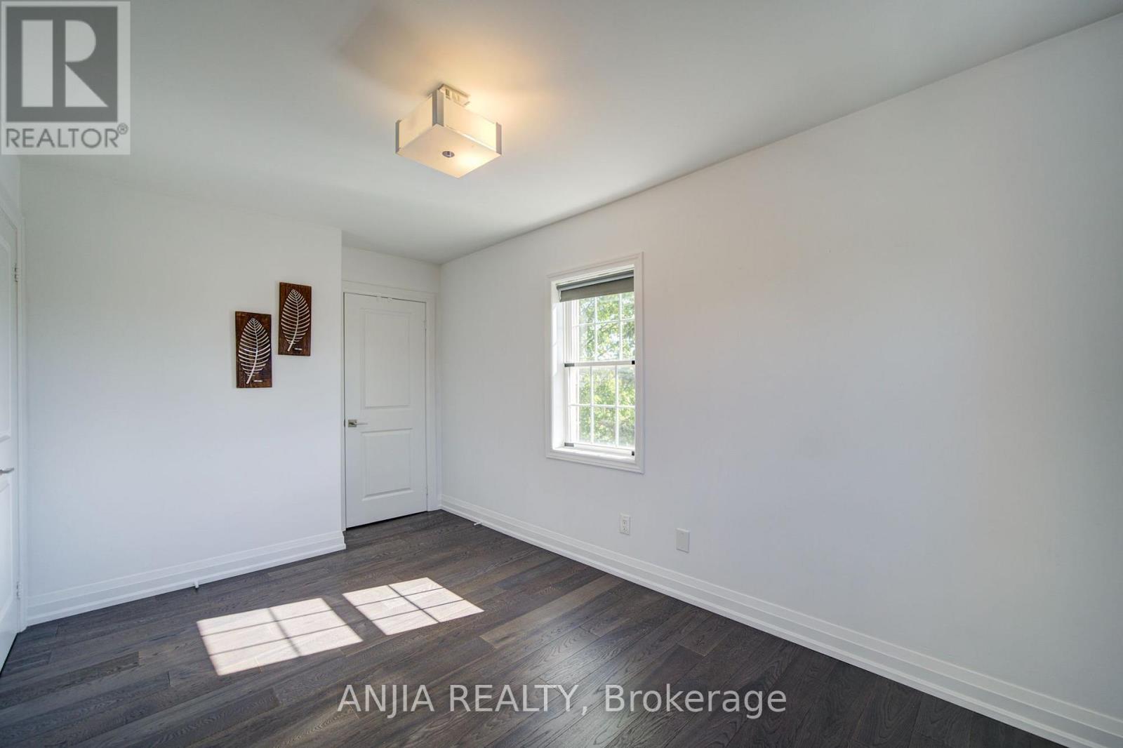 7 Hawtin Lane Property Photo 41