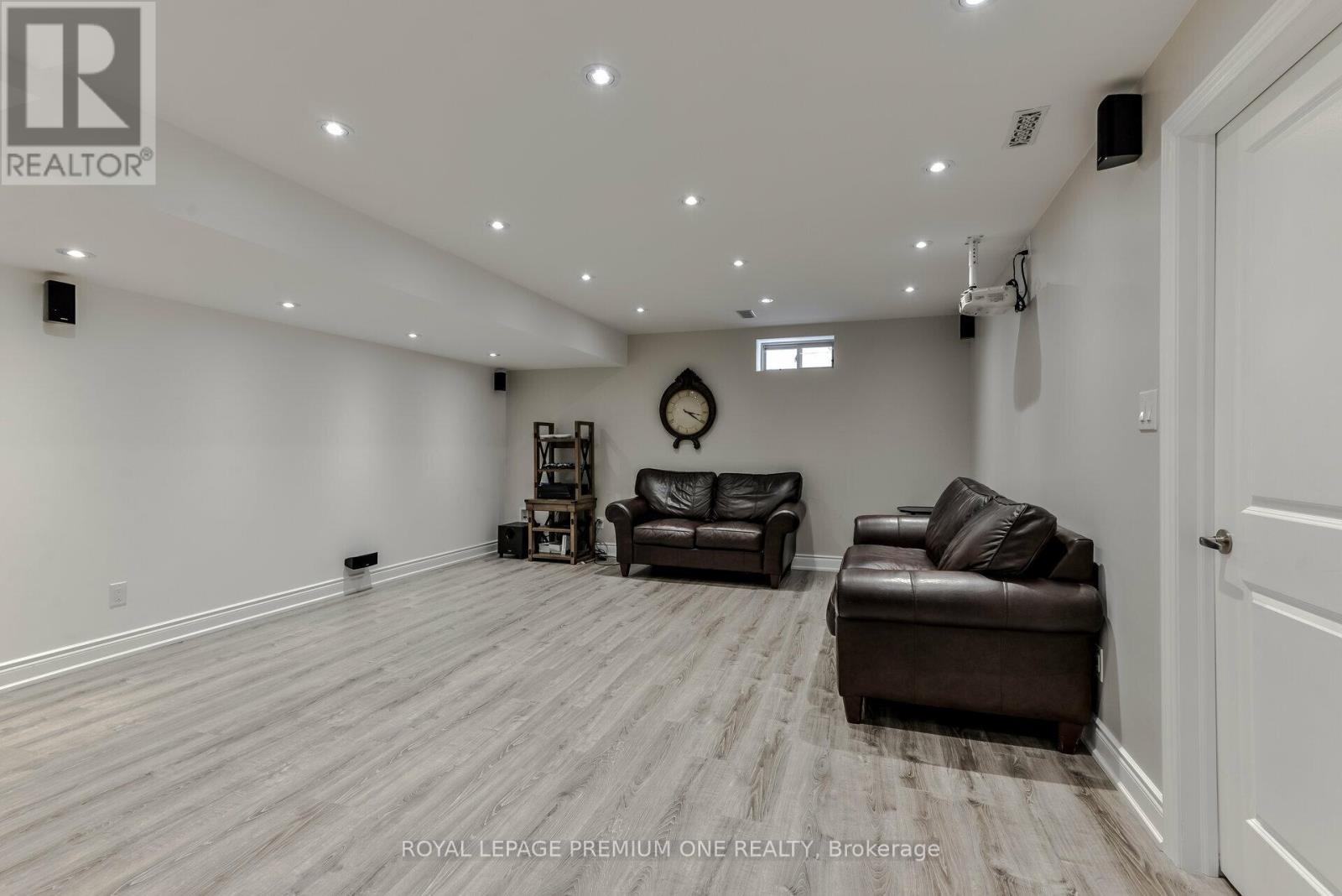 107 Headwind Boulevard Property Photo 41