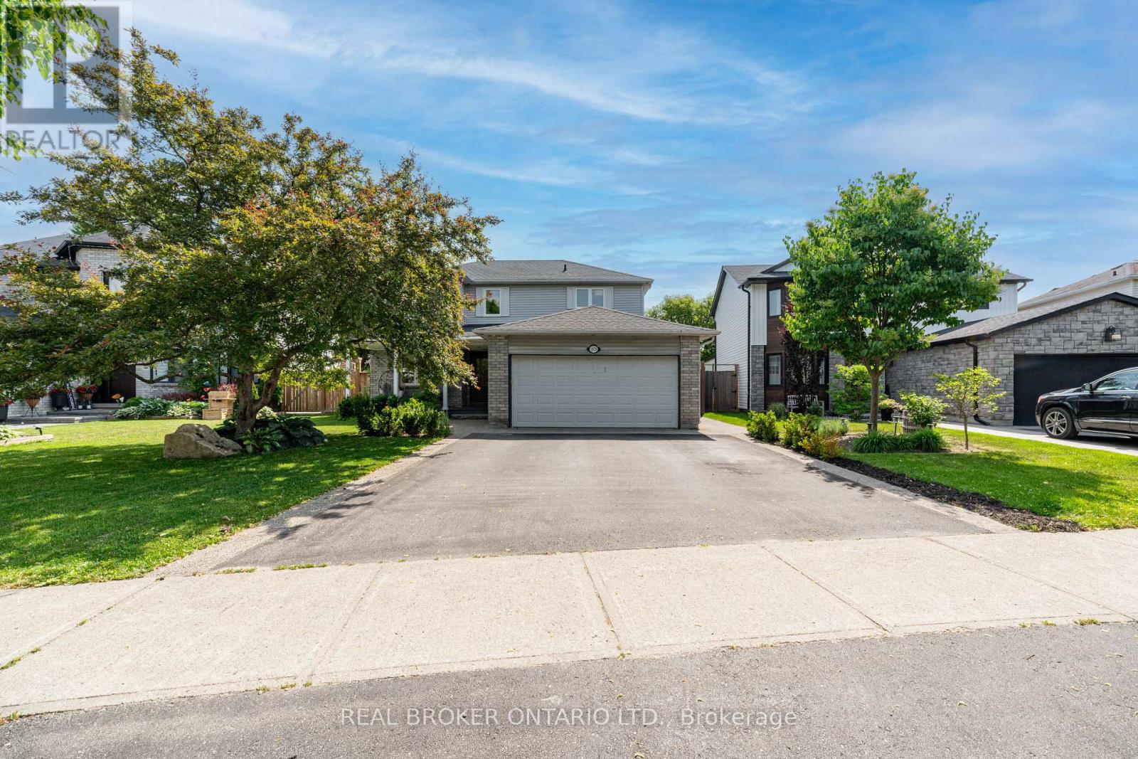 1879 Ashwood Avenue Property Photo 3